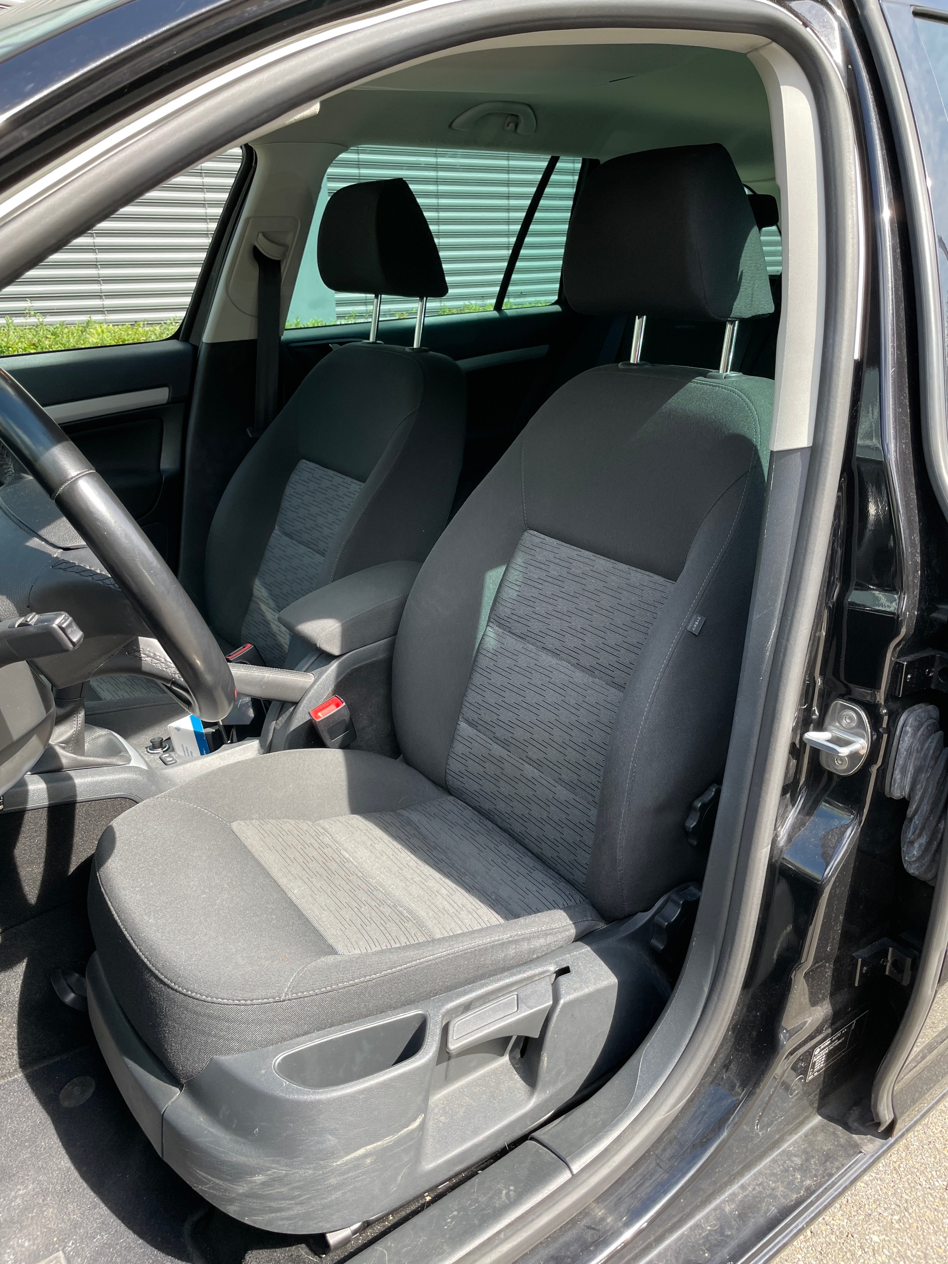 SKODA Octavia Combi 1.8 TSI Adventure 4x4-image-10
