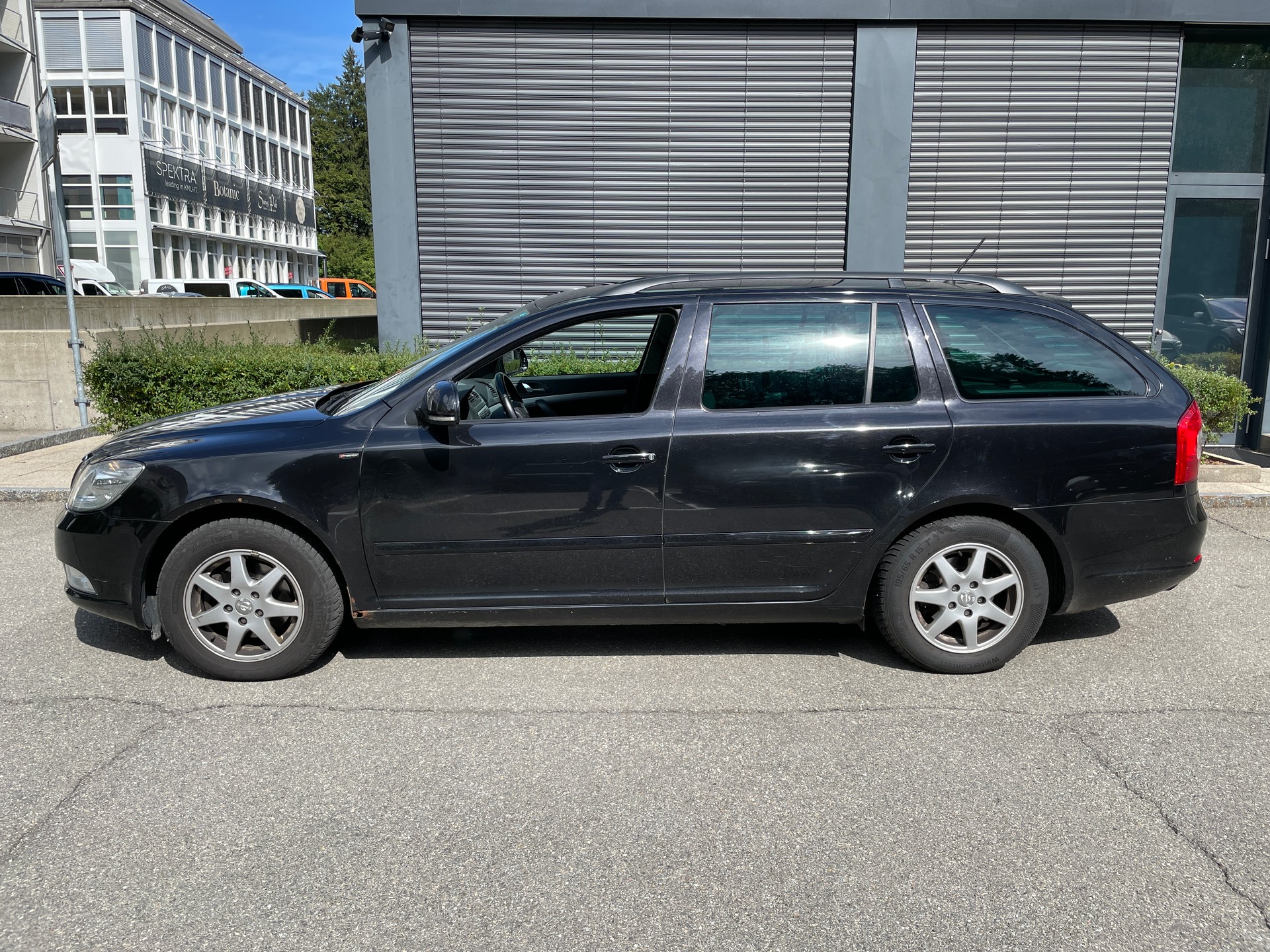 SKODA Octavia Combi 1.8 TSI Adventure 4x4-image-1