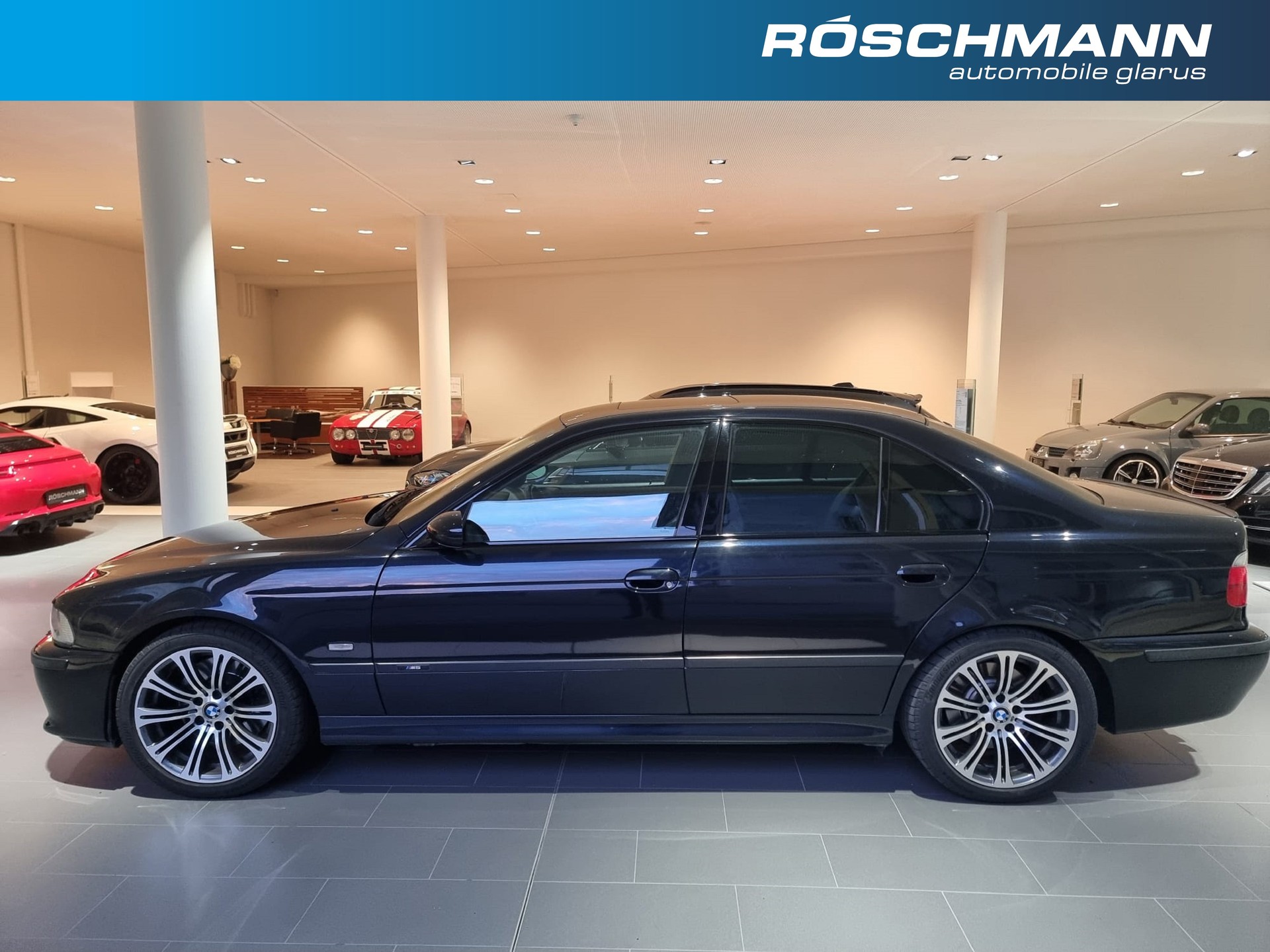 BMW M5 V8-image-0