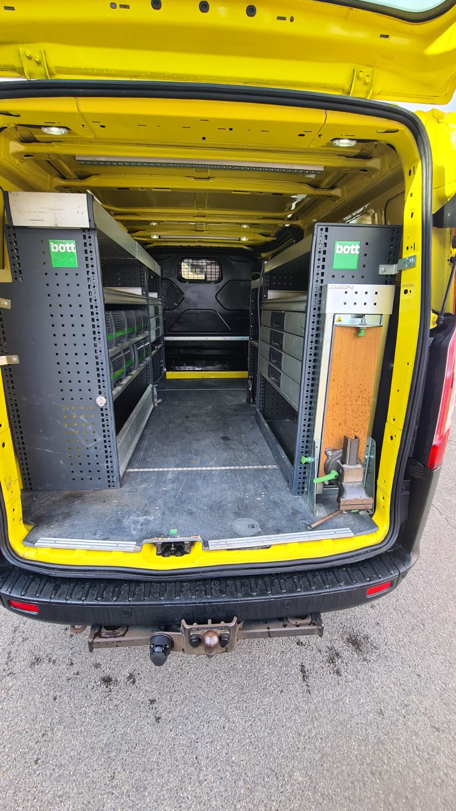 FORD Transit Custom Van 340 L2H1 Trend ** L2 H1 **130 PS ** Gr-Navi ** Anh-Kupplung ** 3-Plätzer ** Werkstatt-Einrichtung ** Ab MFK-image-7