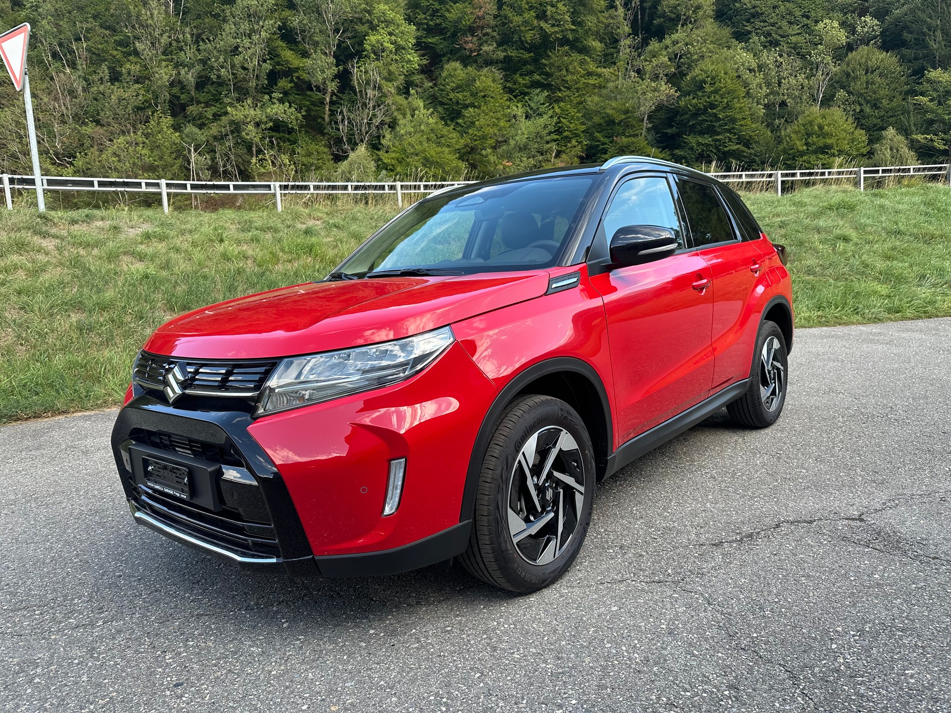 SUZUKI Vitara 1.4 Boosterjet Compact Top 4x4 Hybrid Automatic-image-1