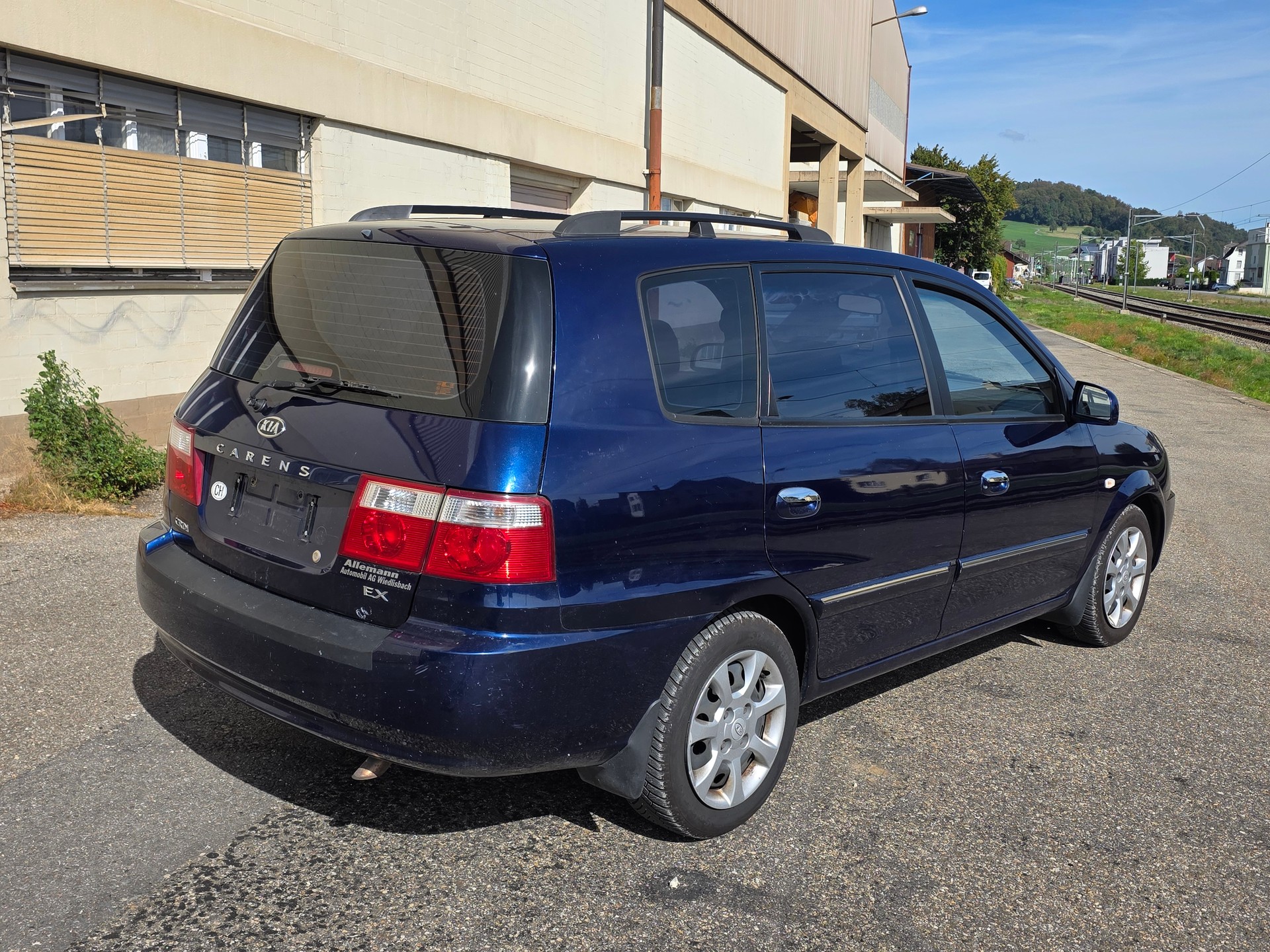 KIA Carens 2.0 CRDi EX-image-2