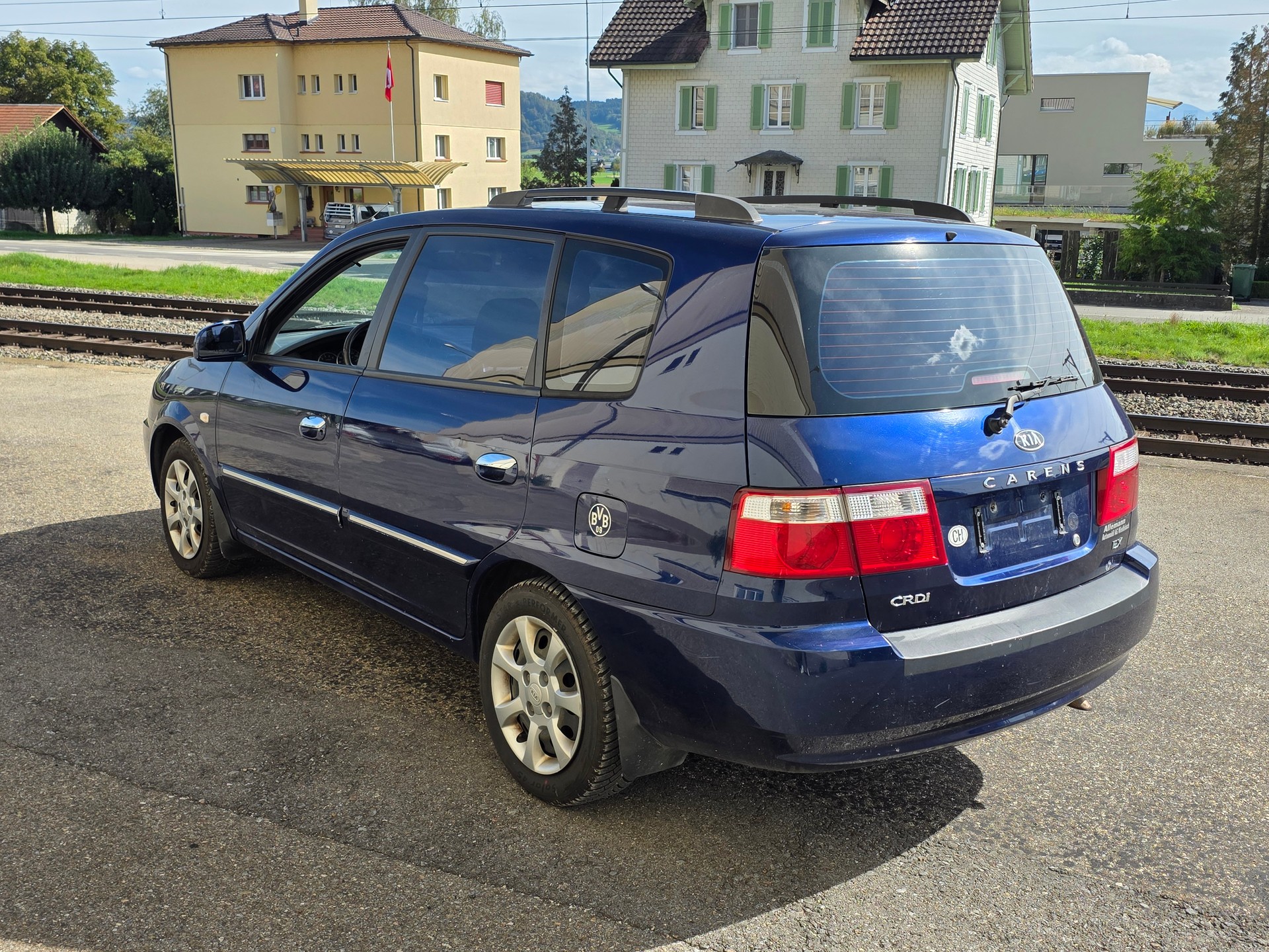 KIA Carens 2.0 CRDi EX-image-3