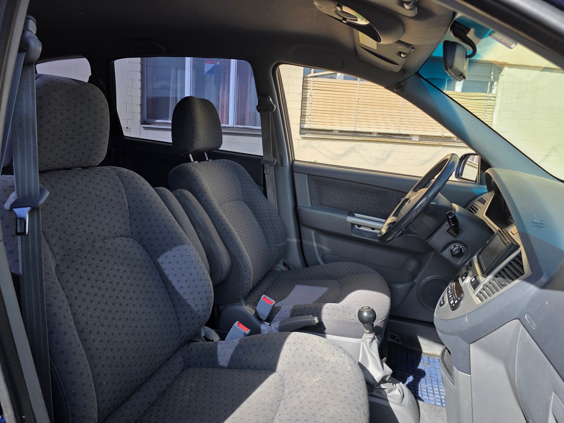 KIA Carens 2.0 CRDi EX-image-4