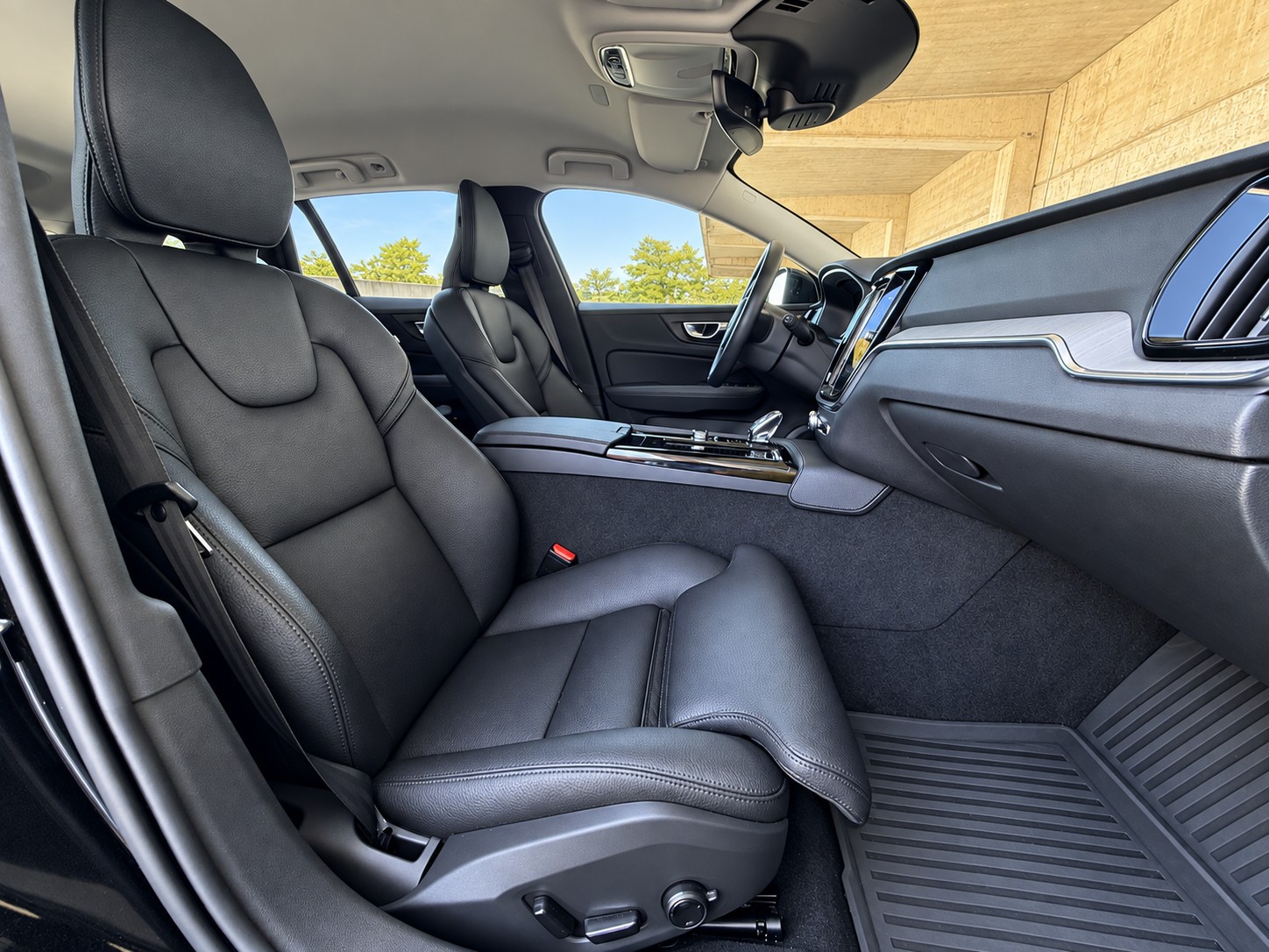 VOLVO V60 T6 eAWD Twin Engine Inscription Expression Geartronic-image-6