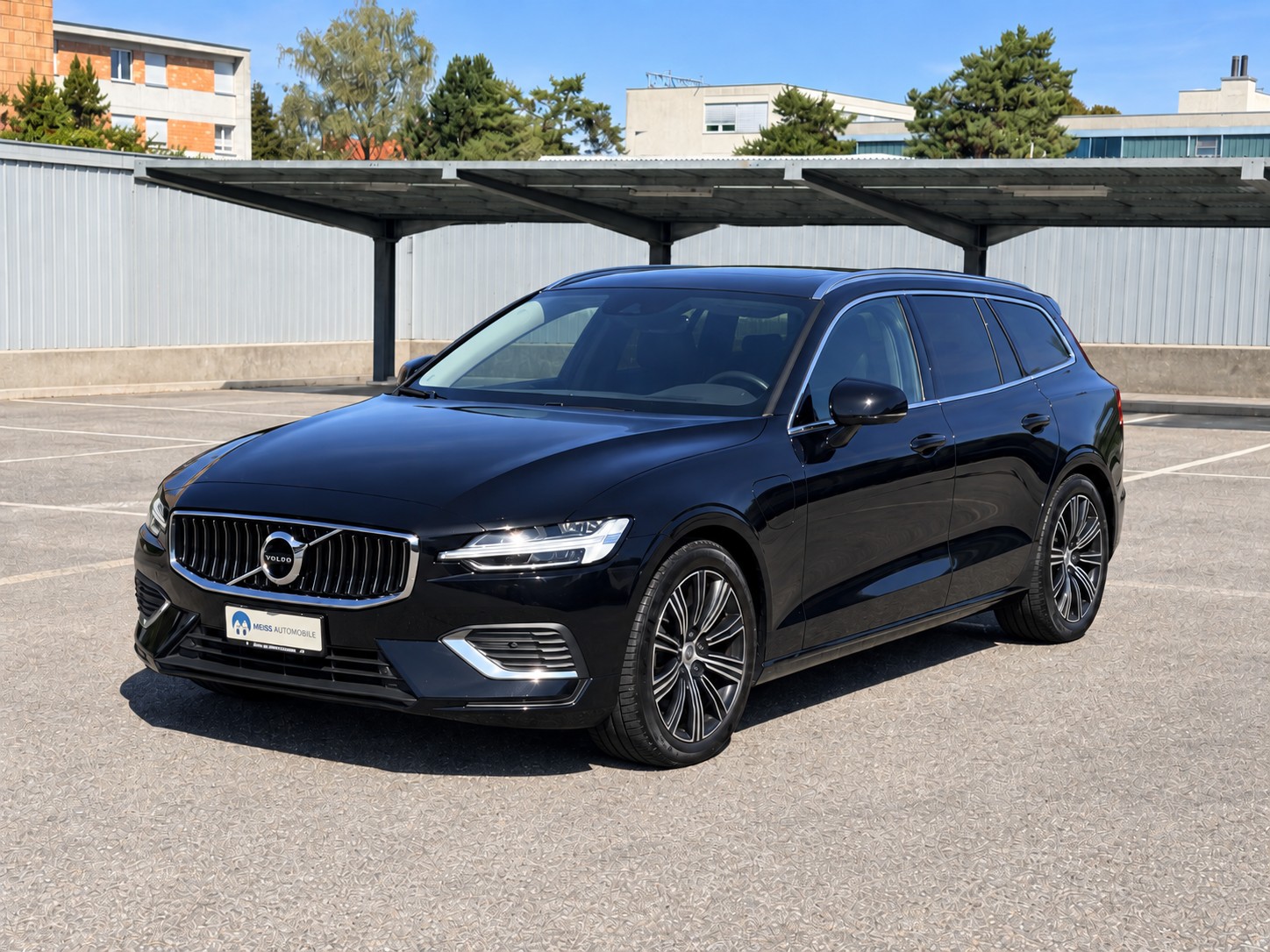 VOLVO V60 T6 eAWD Twin Engine Inscription Expression Geartronic-image-8