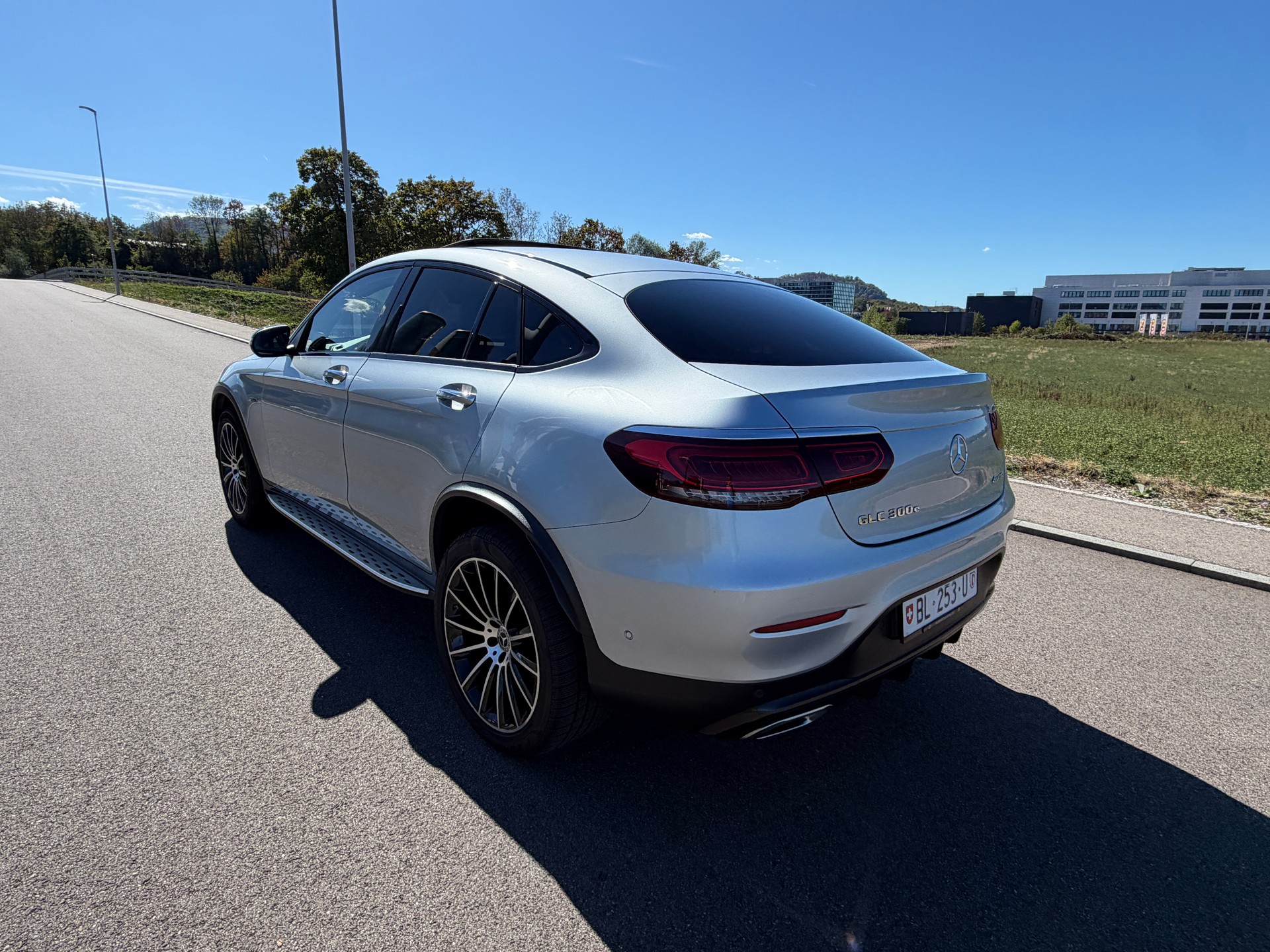 MERCEDES-BENZ GLC Coupé 300 e AMG Line 9G-Tronic-image-11