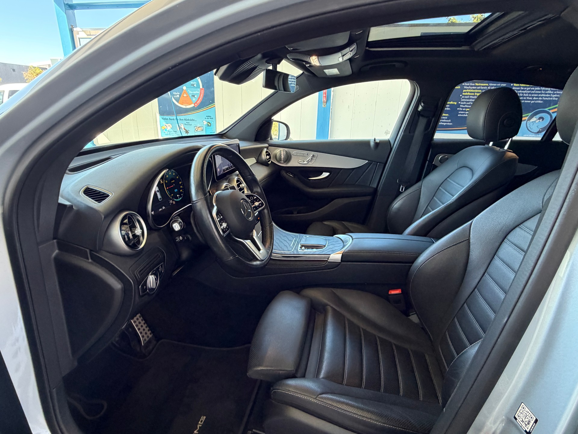 MERCEDES-BENZ GLC Coupé 300 e AMG Line 9G-Tronic-image-13