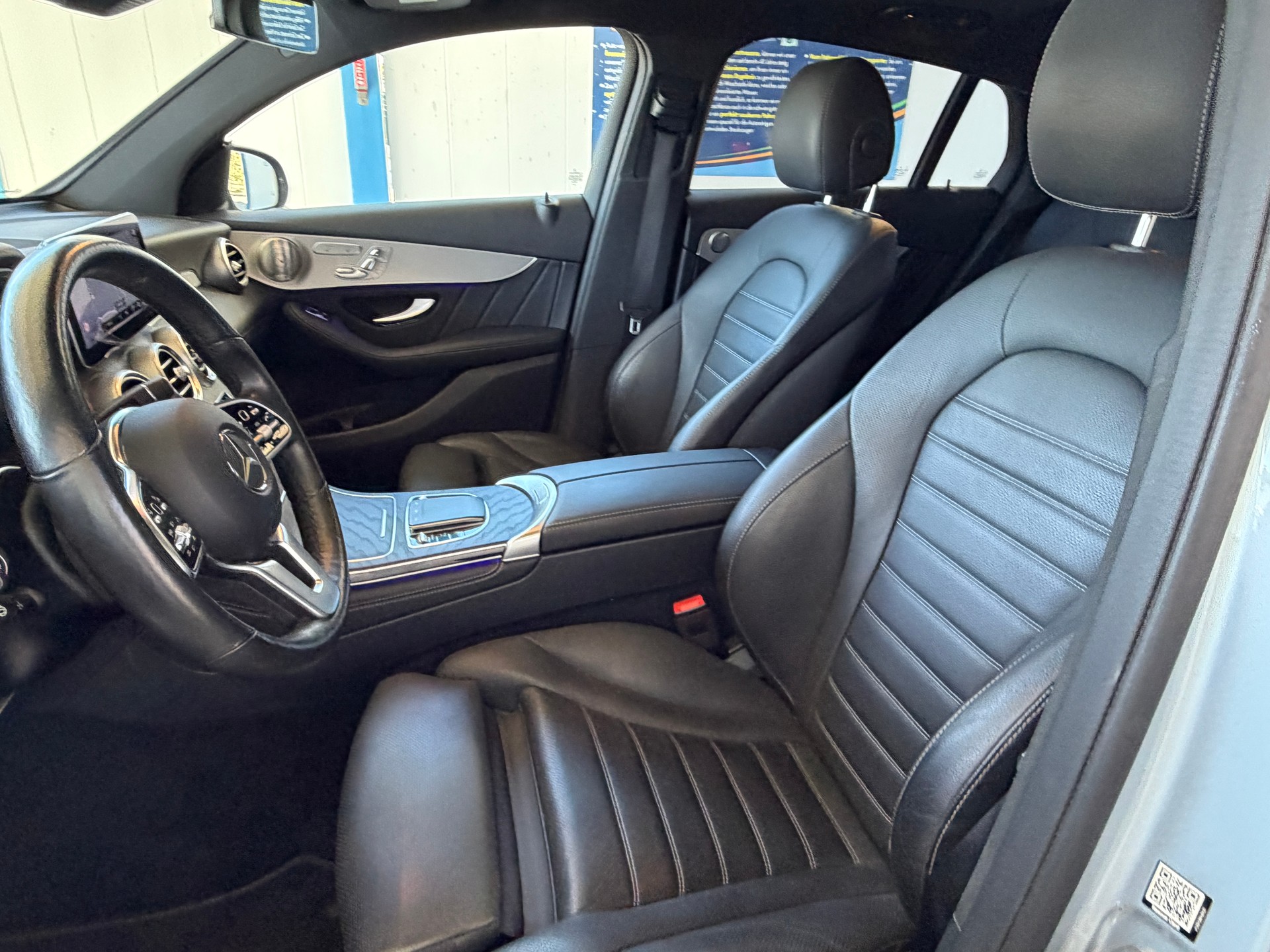MERCEDES-BENZ GLC Coupé 300 e AMG Line 9G-Tronic-image-16