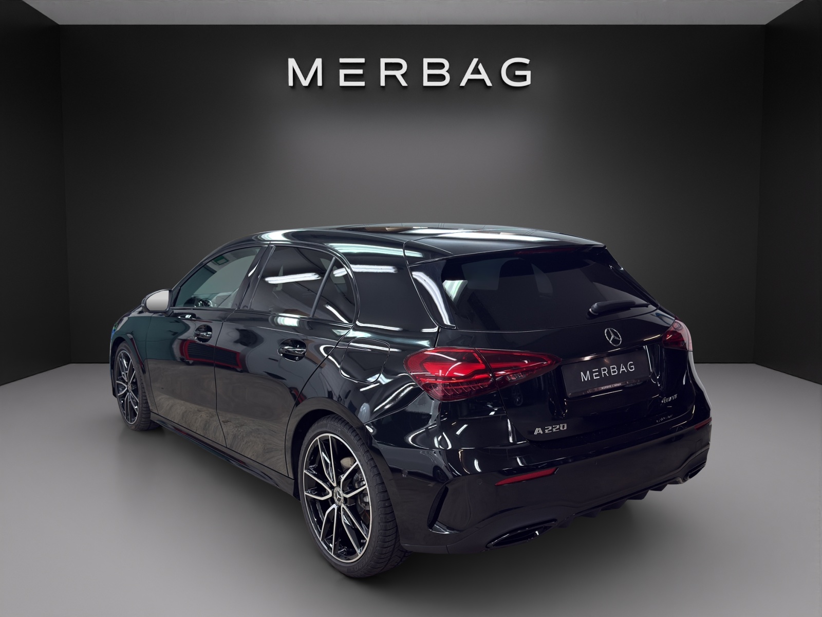 MERCEDES-BENZ A 220 4Matic 8G-DCT-image-2