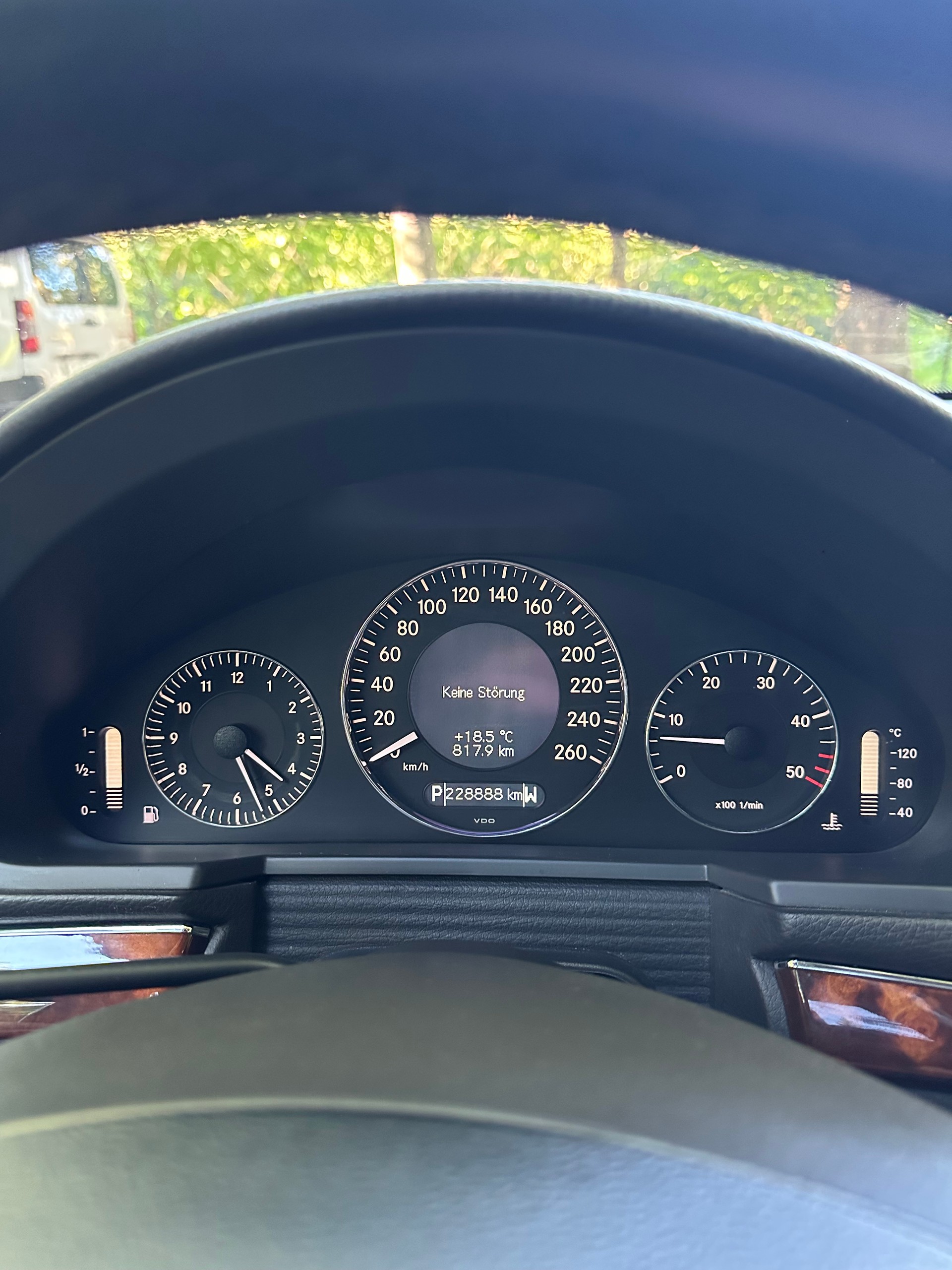 MERCEDES-BENZ Mercedes Benz 320CDI Elegance-image-9