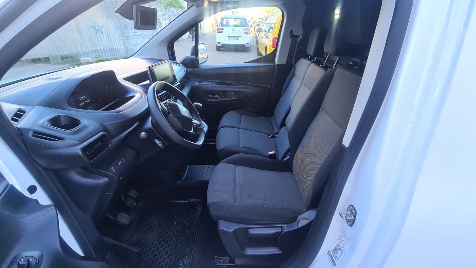 PEUGEOT Partner 1.5 Blue HDi s/s Asphalt 1000kg ** 130 PS ** 3-Plätzer ** RF-Kamera ** Frischn Ab MFK & Service **-image-19