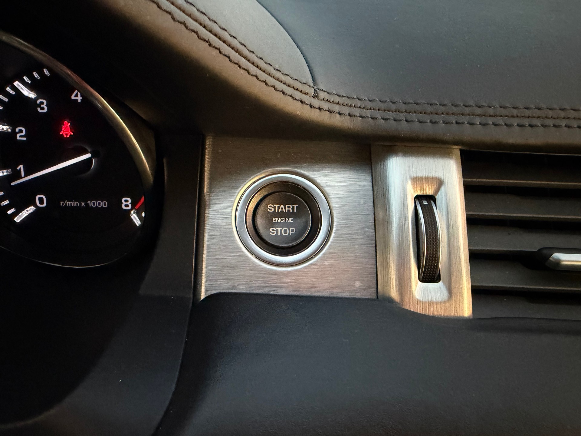 LAND ROVER Range Rover Evoque 2.0 Si4 Prestige AT6-image-14