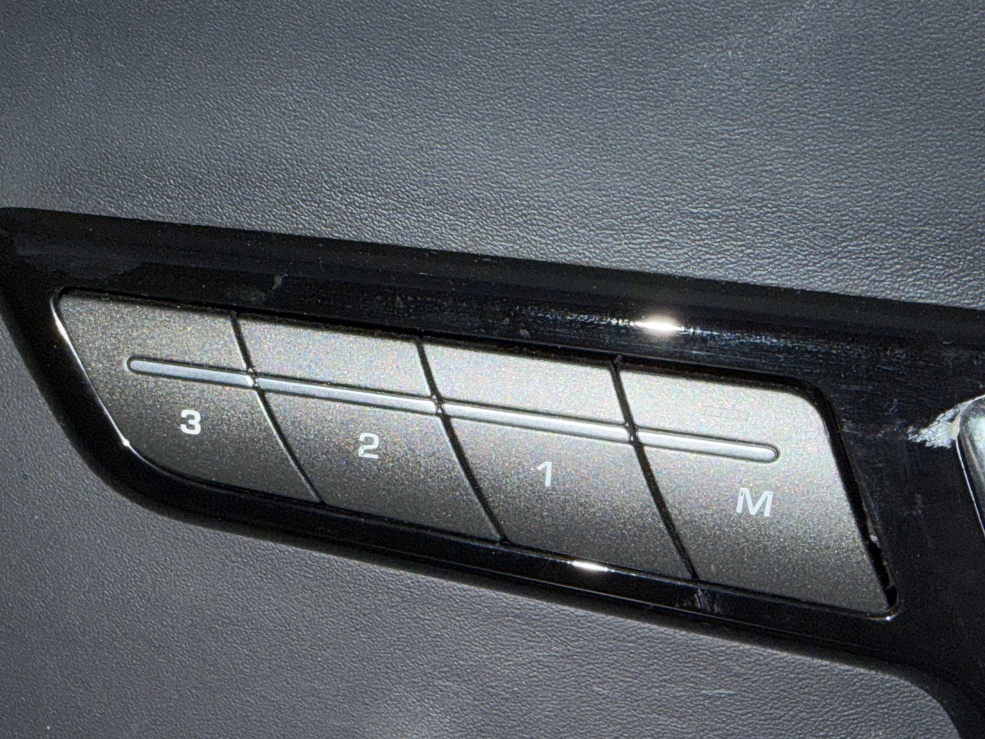 LAND ROVER Range Rover Evoque 2.0 Si4 Prestige AT6-image-15