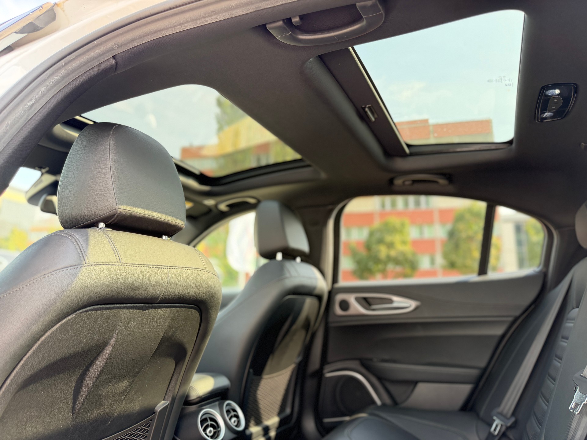 ALFA ROMEO Giulia 2.0 Veloce Q4 Automatic-image-9