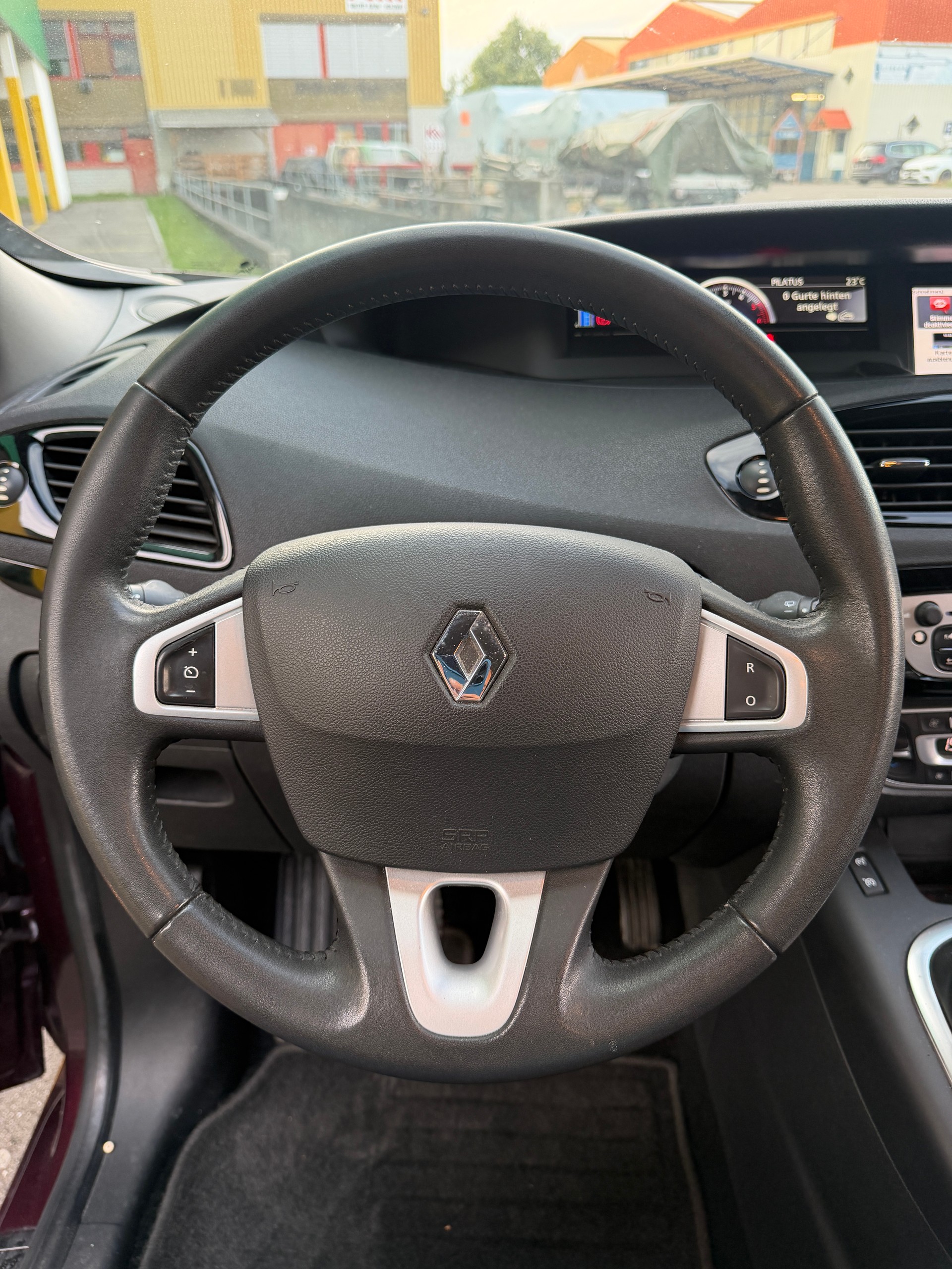 RENAULT Grand Scénic 1.6 dCi Dynamique-image-12