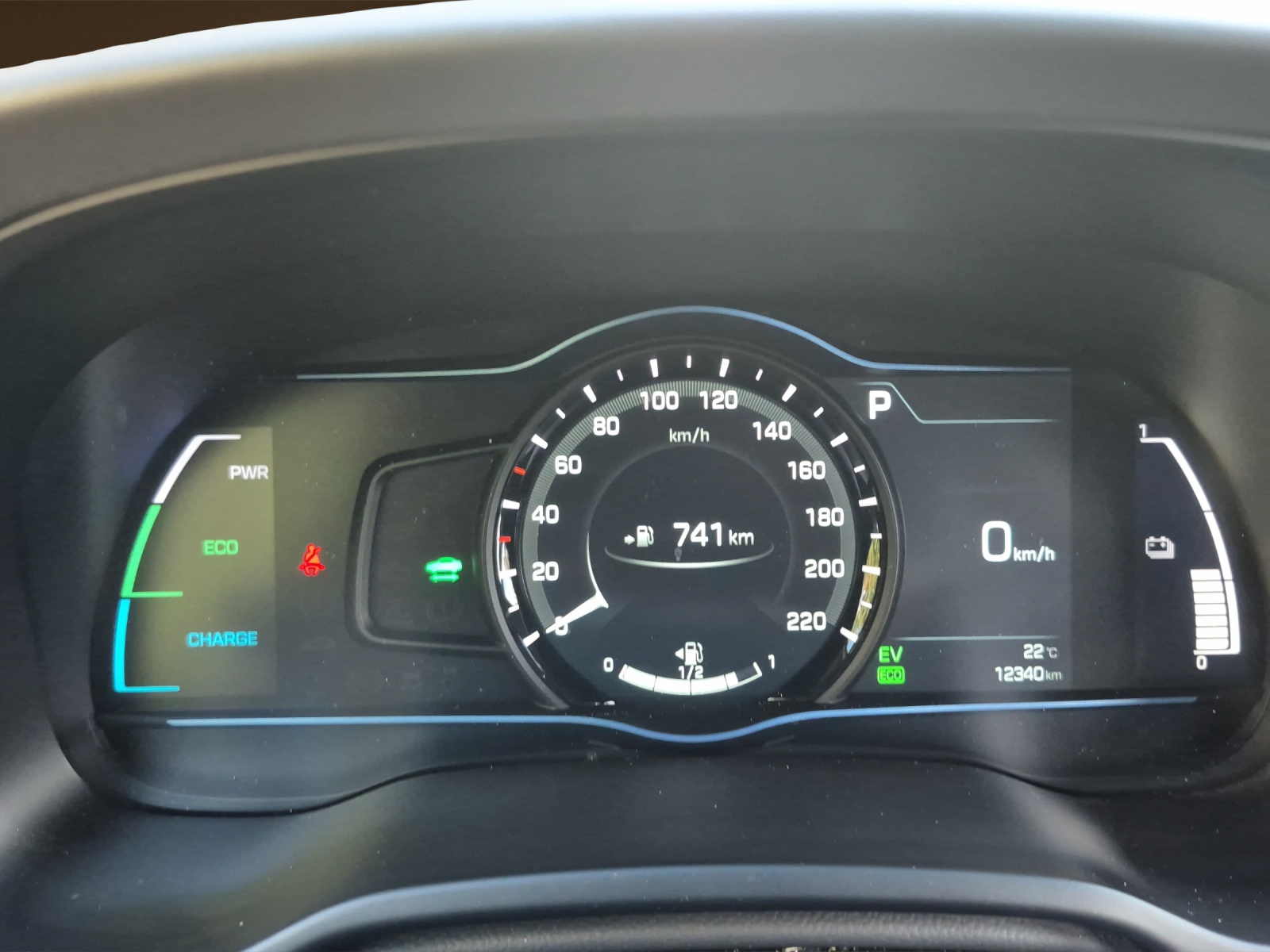 HYUNDAI Ioniq 1.6 GDi HEV Launch Plus-image-10