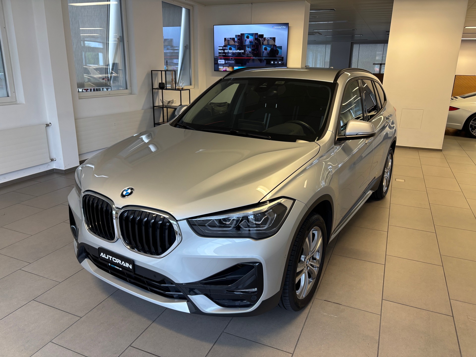 BMW X1 xDrive 18d Sport Line Steptronic-image-0