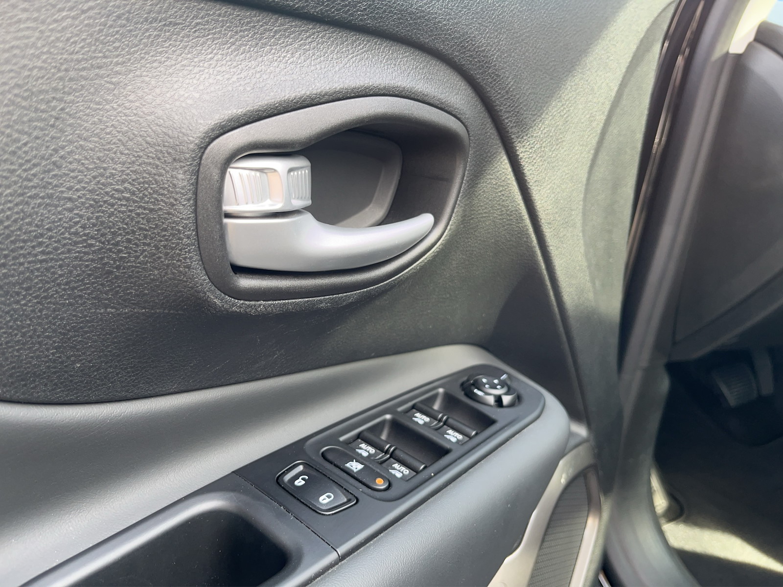 JEEP Renegade 1.5 Turbo Summit-image-13