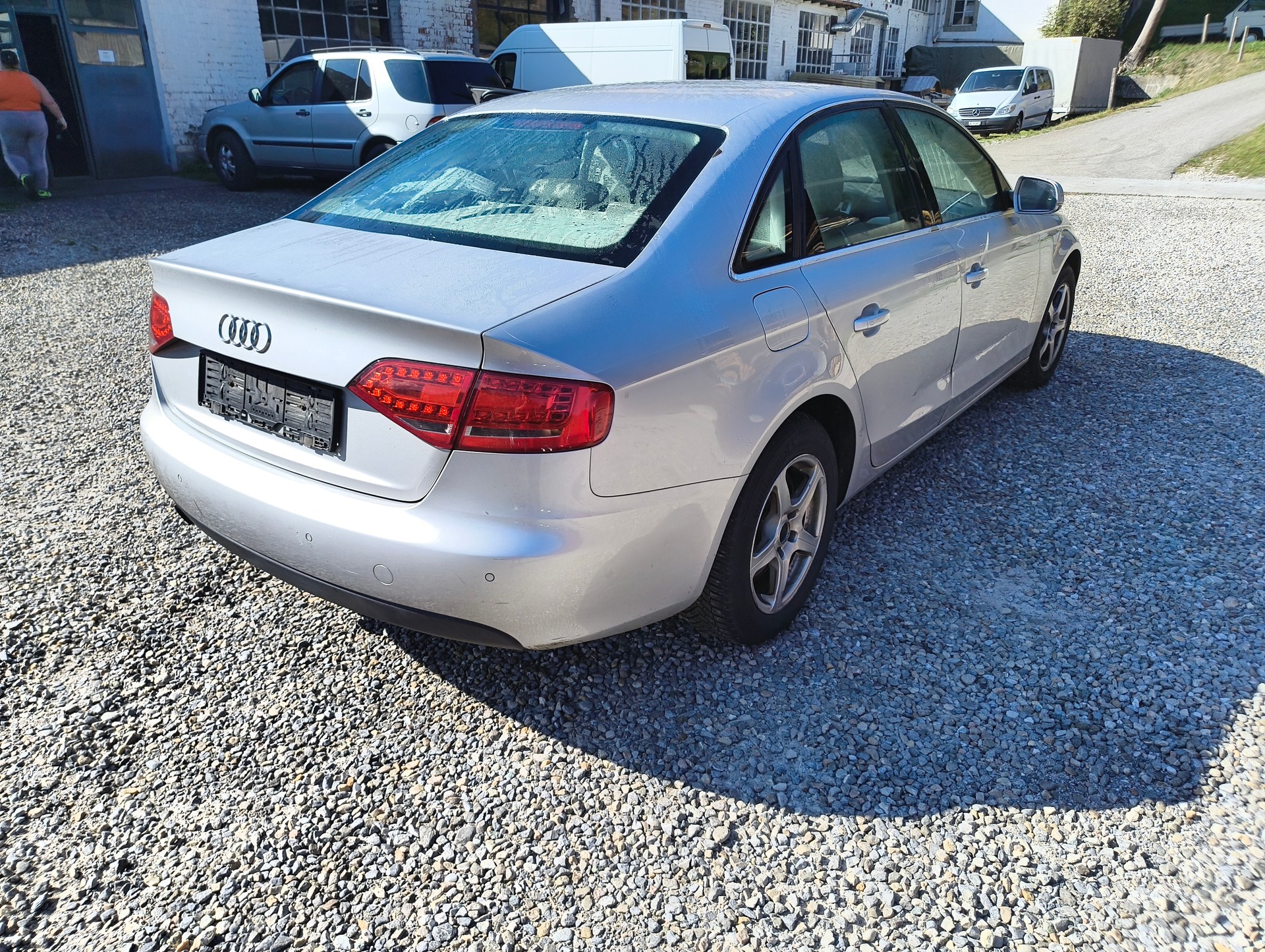 AUDI A4 Limousine 1.8 TFSI quattro-image-8