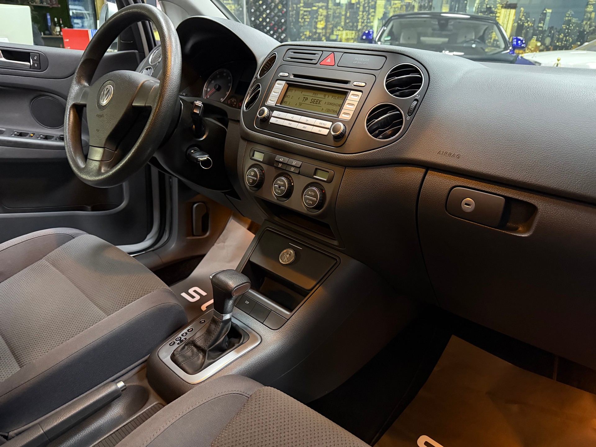 VW Golf Plus 2.0 FSI Comfortline-image-5