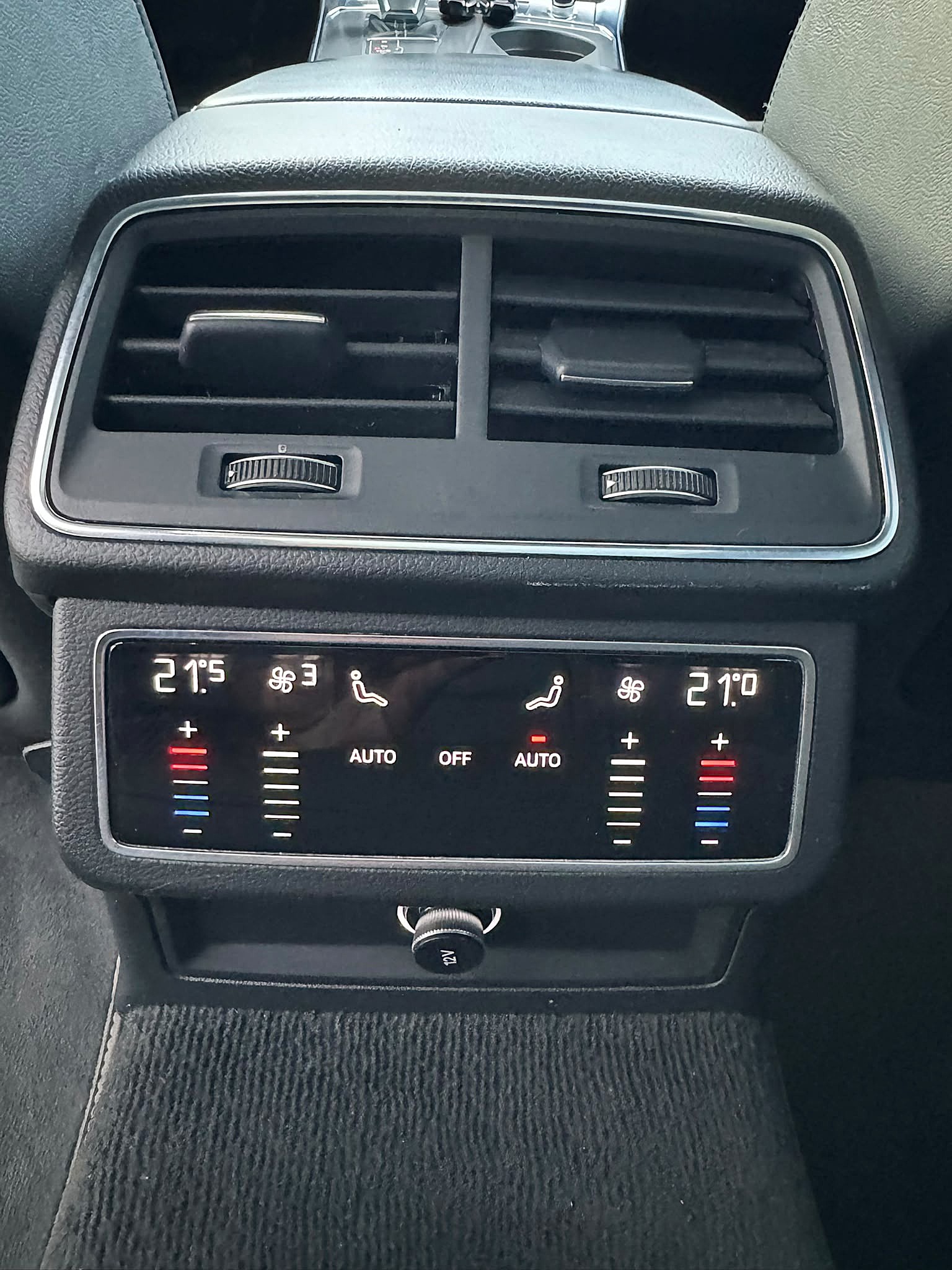AUDI A6 Avant 40 TDI Sport Attraction quattro S-tronic S line-image-11