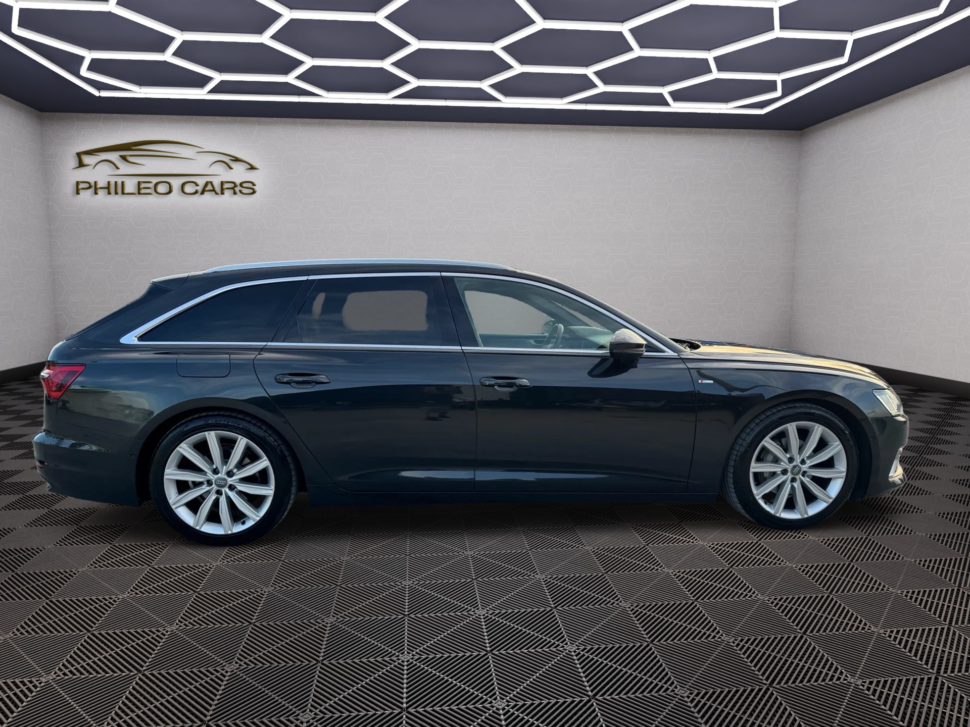 AUDI A6 Avant 40 TDI Sport Attraction quattro S-tronic S line-image-4