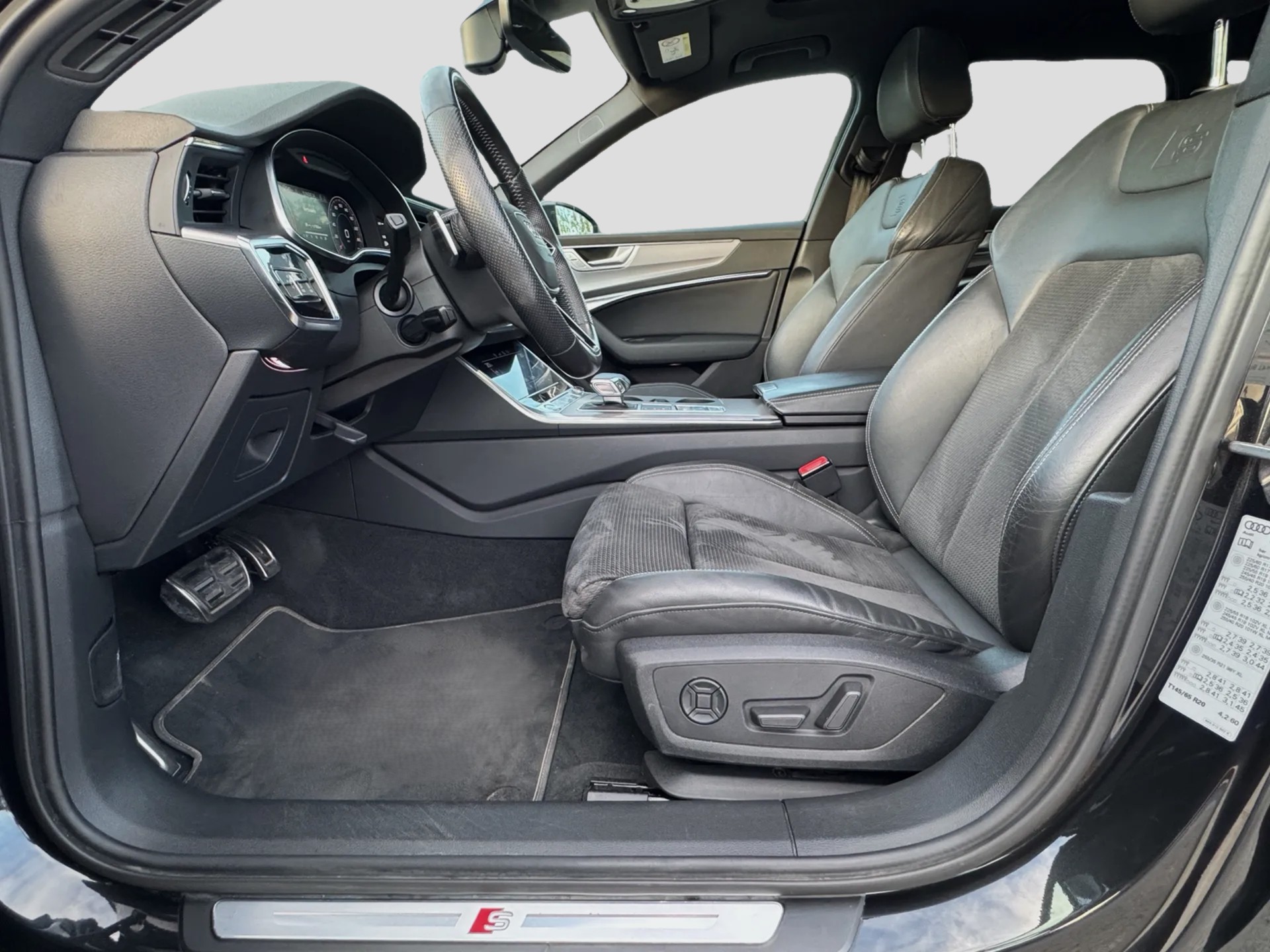 AUDI A6 Avant 40 TDI Sport Attraction quattro S-tronic S line-image-10