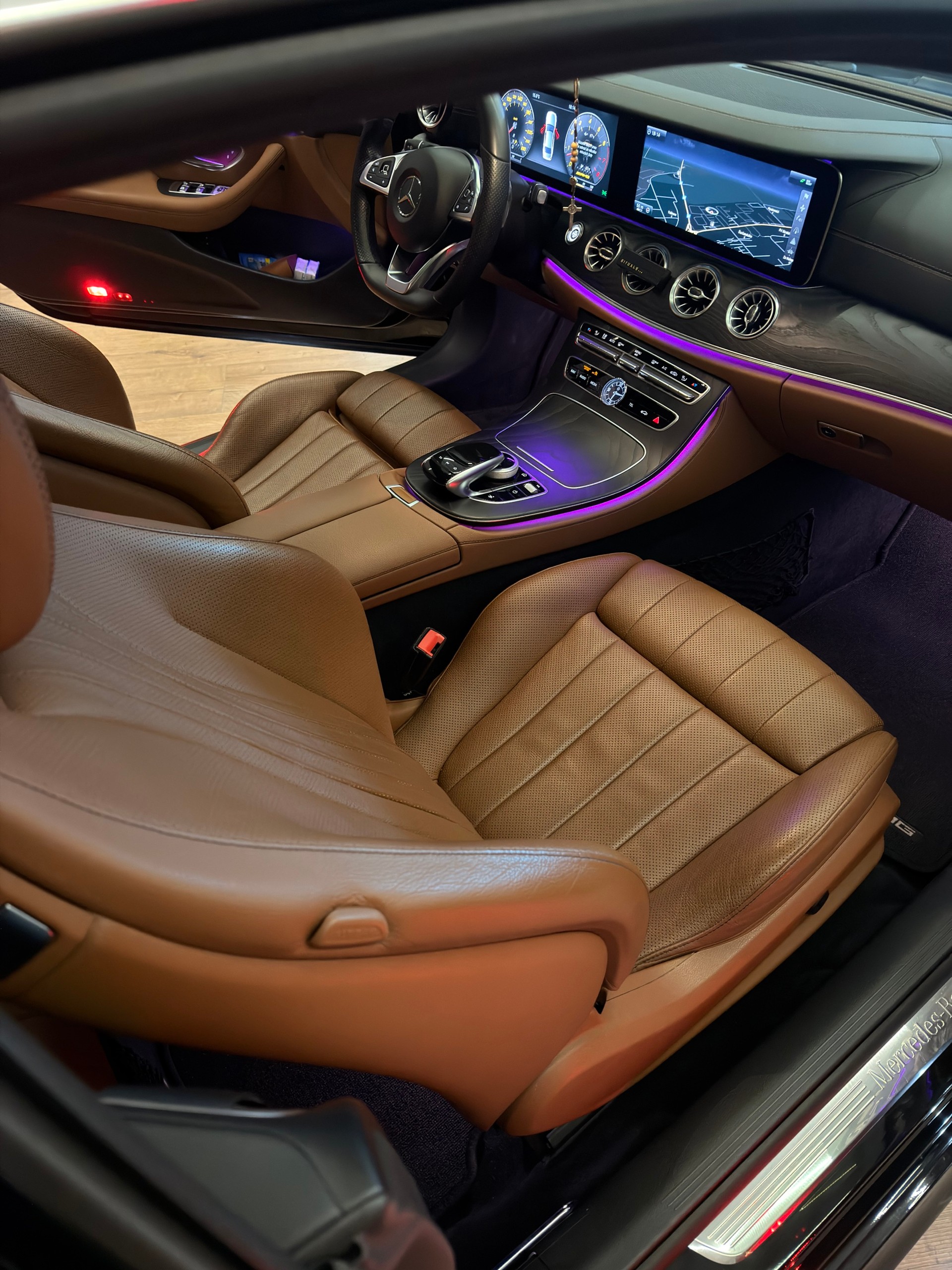 MERCEDES-BENZ E 400 AMG Line 4matic-image-9