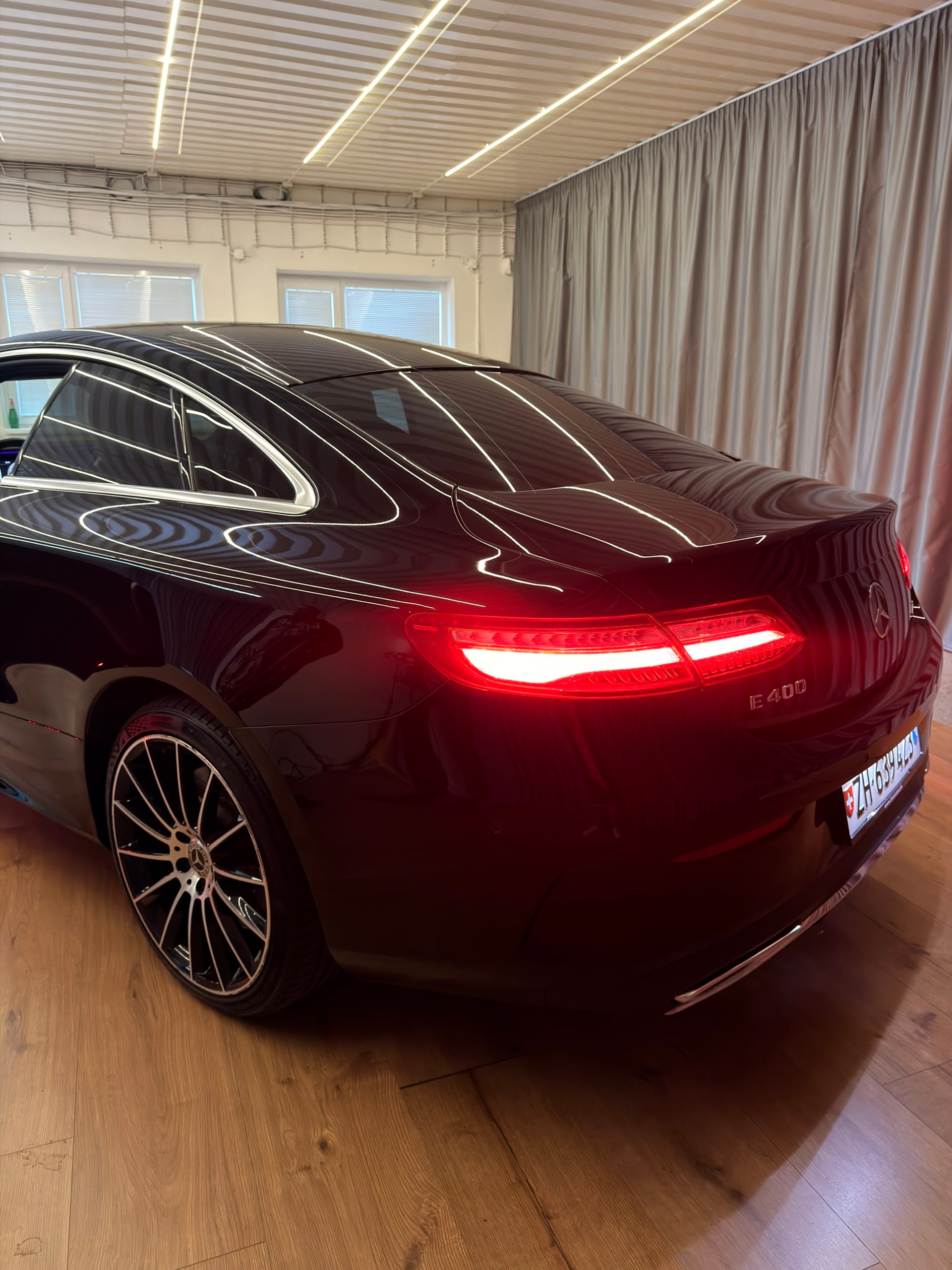 MERCEDES-BENZ E 400 AMG Line 4matic-image-3