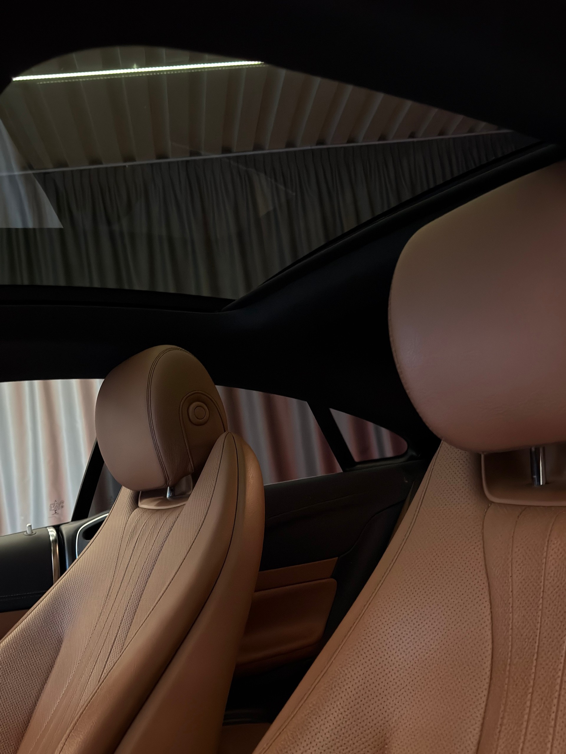MERCEDES-BENZ E 400 AMG Line 4matic-image-5