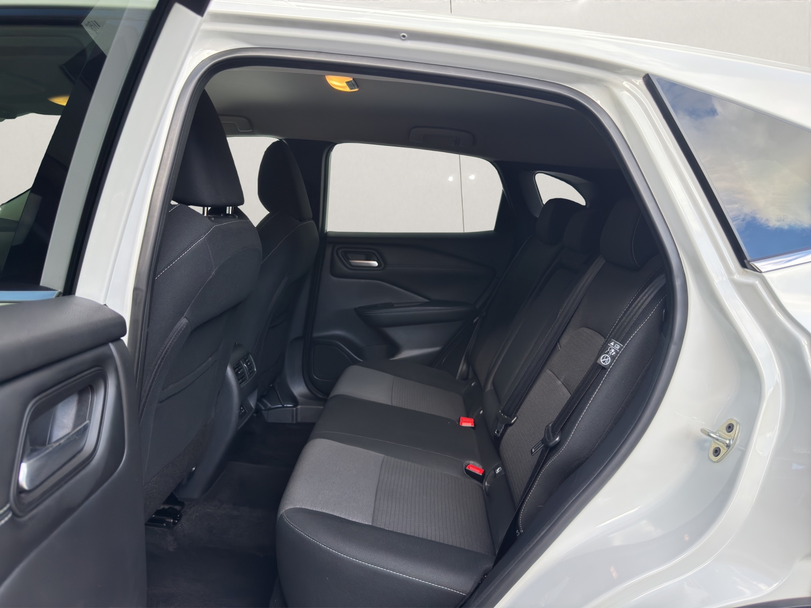 NISSAN Qashqai 1.3 DIG-T MHEV Acenta Xtronic-image-12
