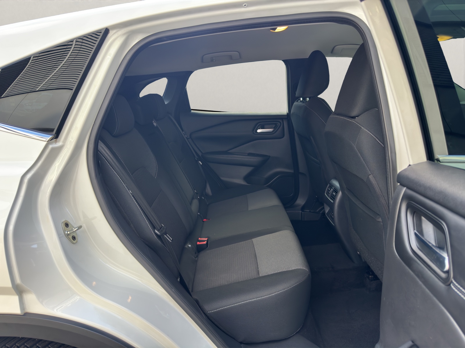 NISSAN Qashqai 1.3 DIG-T MHEV Acenta Xtronic-image-13
