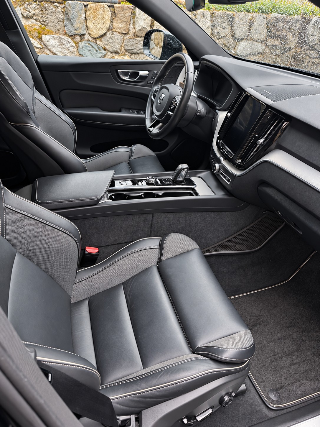 VOLVO 2.0 T8 TE R-Design eAWD-image-5