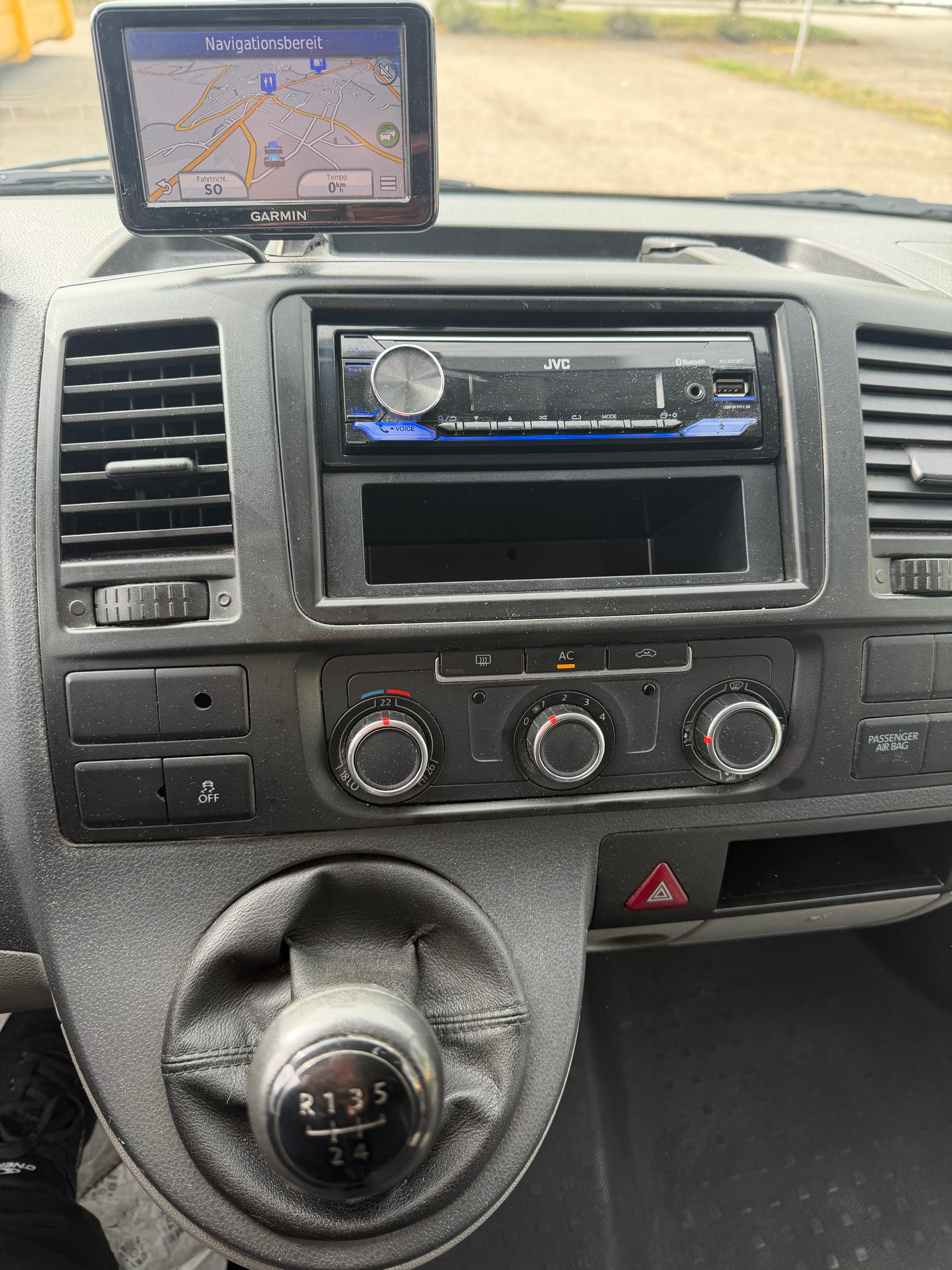 VW T5 2.0 TDI-image-8