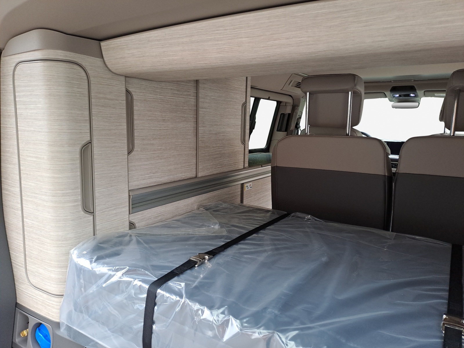 VW California eHybrid Beach Ocean Liberty 4Motion-image-13