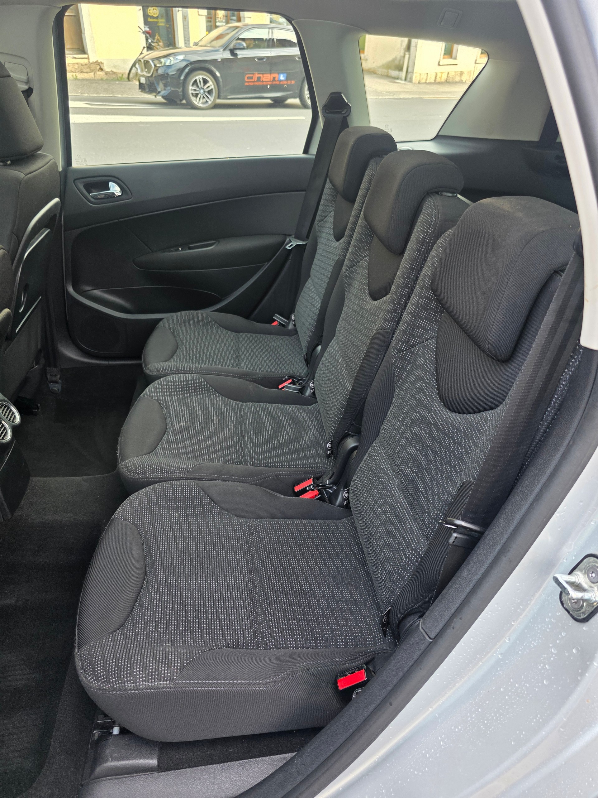 PEUGEOT 308 SW 2.0 HDI Sport Automatic-image-11