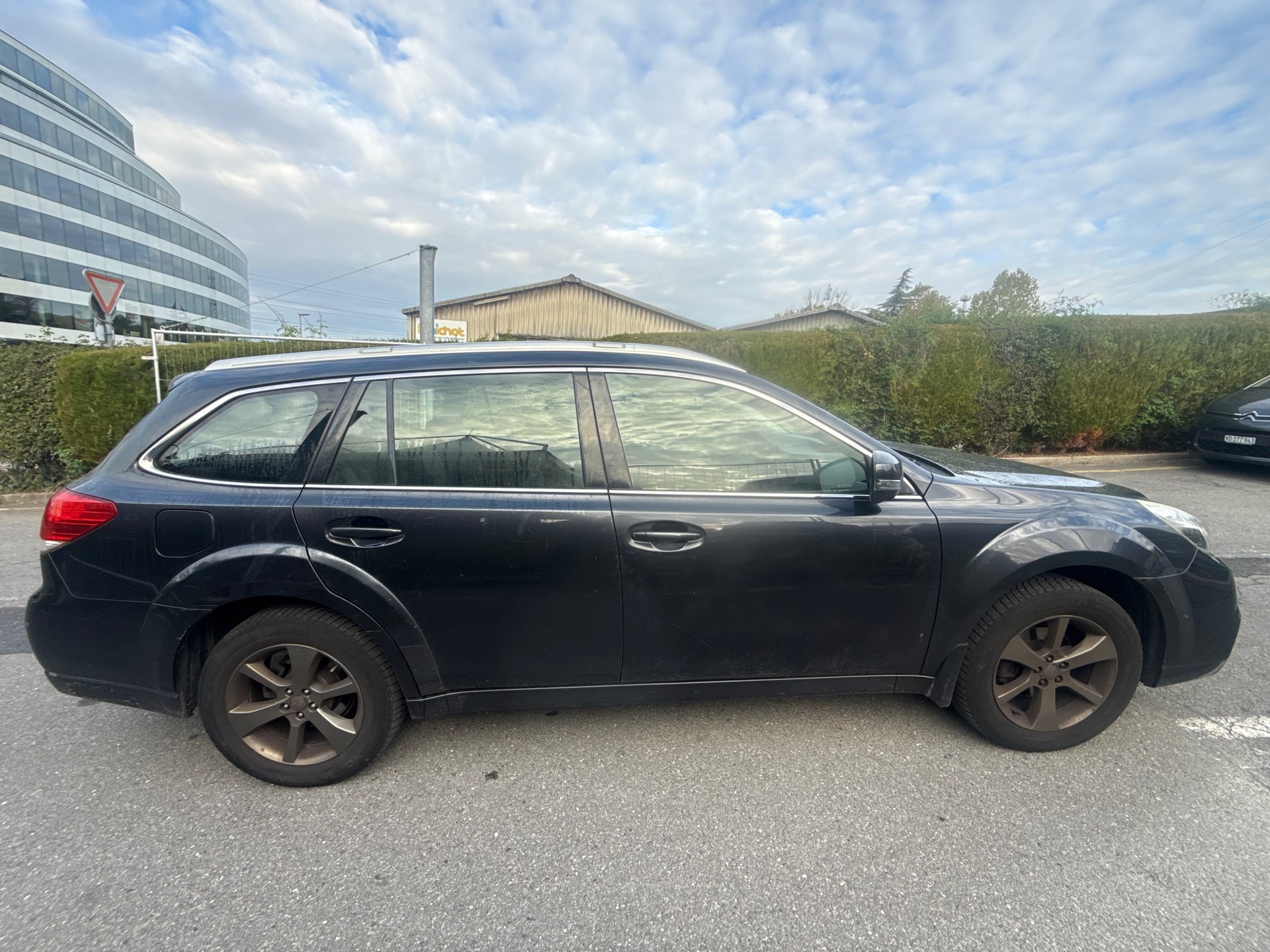 SUBARU Outback 2.5i Limited AWD Lineartronic-image-7