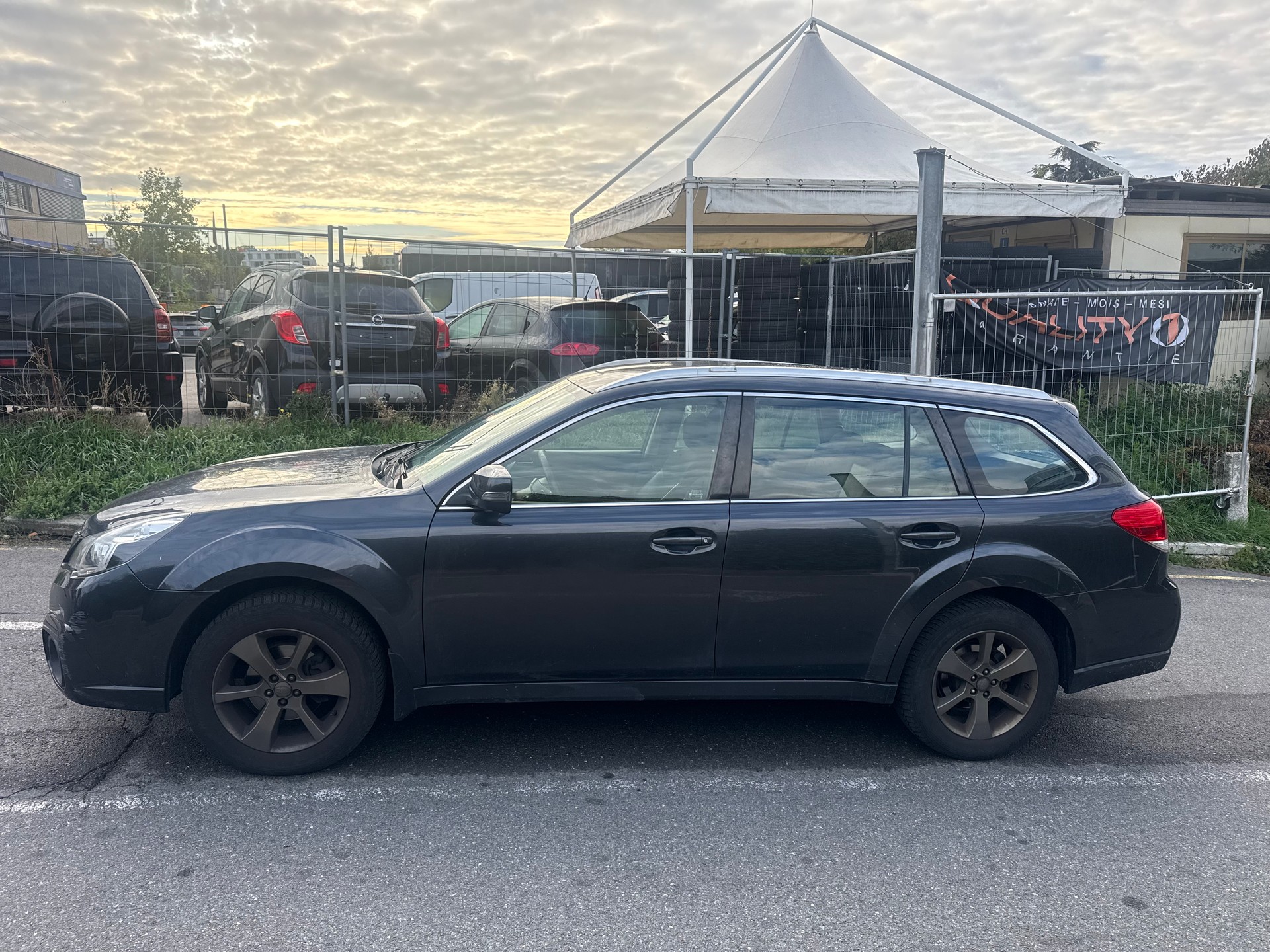 SUBARU Outback 2.5i Limited AWD Lineartronic-image-3