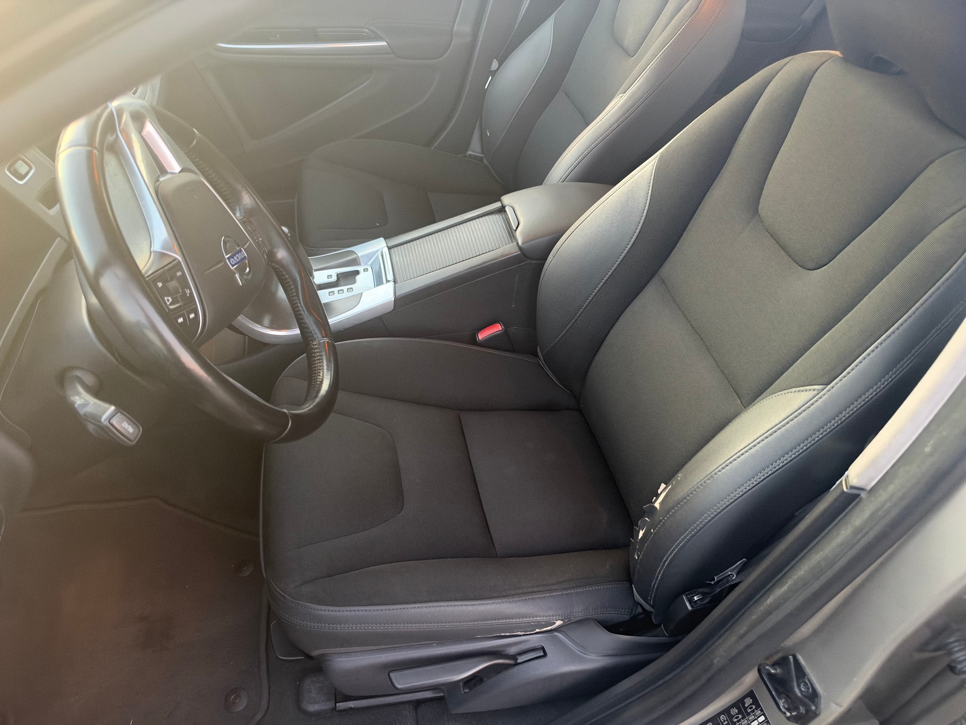 VOLVO S60 D5 AWD Kinetic Geartronic-image-6