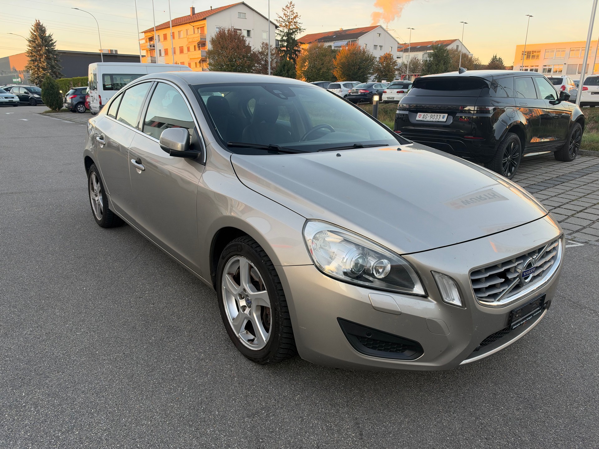VOLVO S60 D5 AWD Kinetic Geartronic-image-2