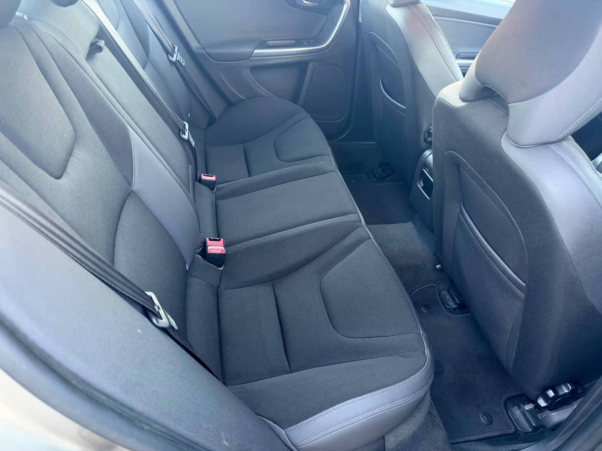 VOLVO S60 D5 AWD Kinetic Geartronic-image-11