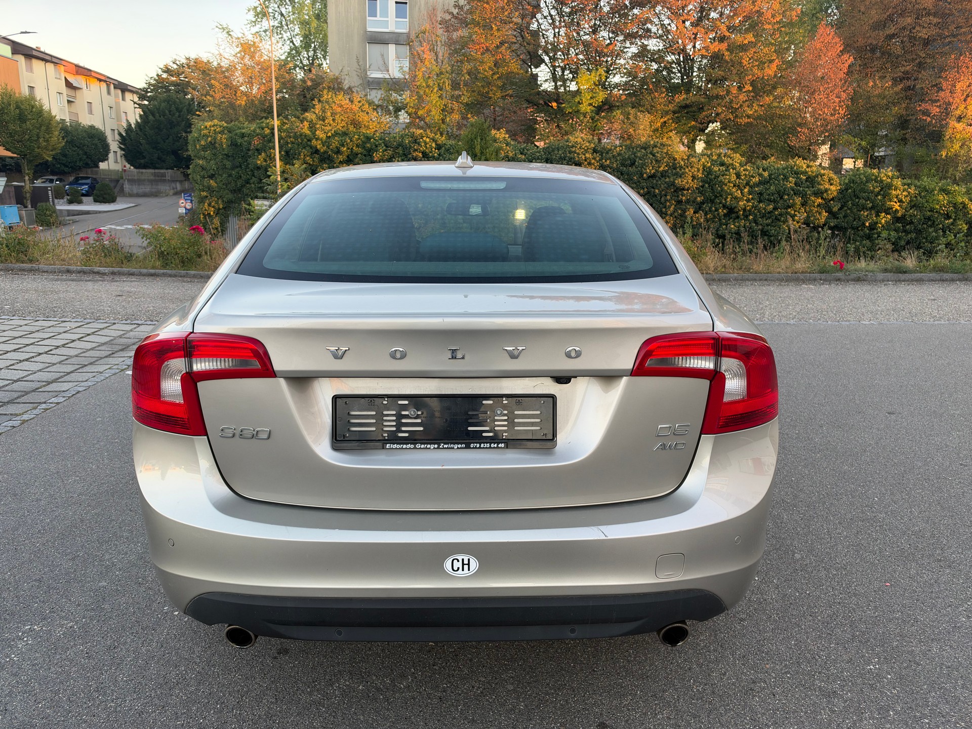 VOLVO S60 D5 AWD Kinetic Geartronic-image-4