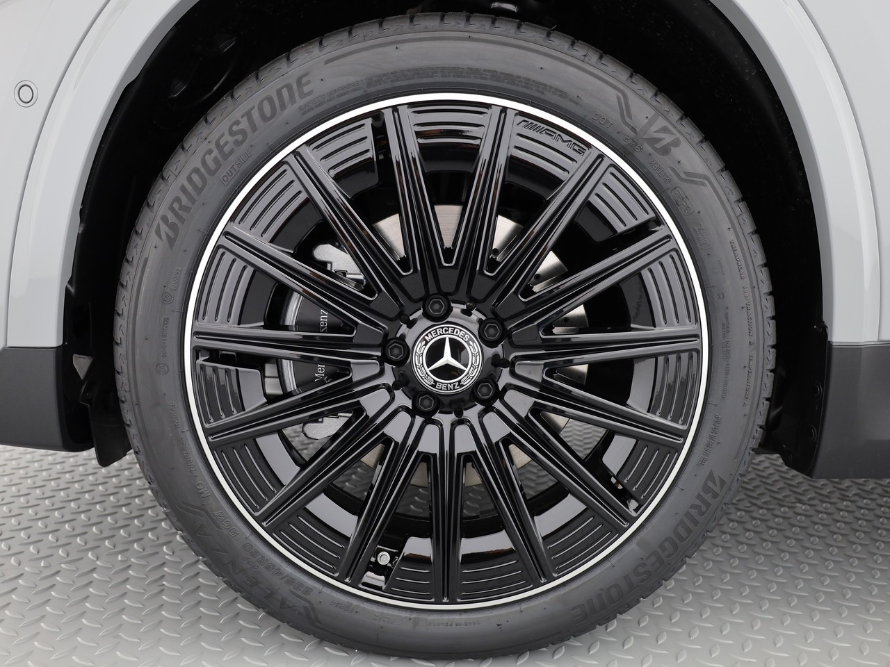 MERCEDES-BENZ GLA 200 7G-DCT-image-22