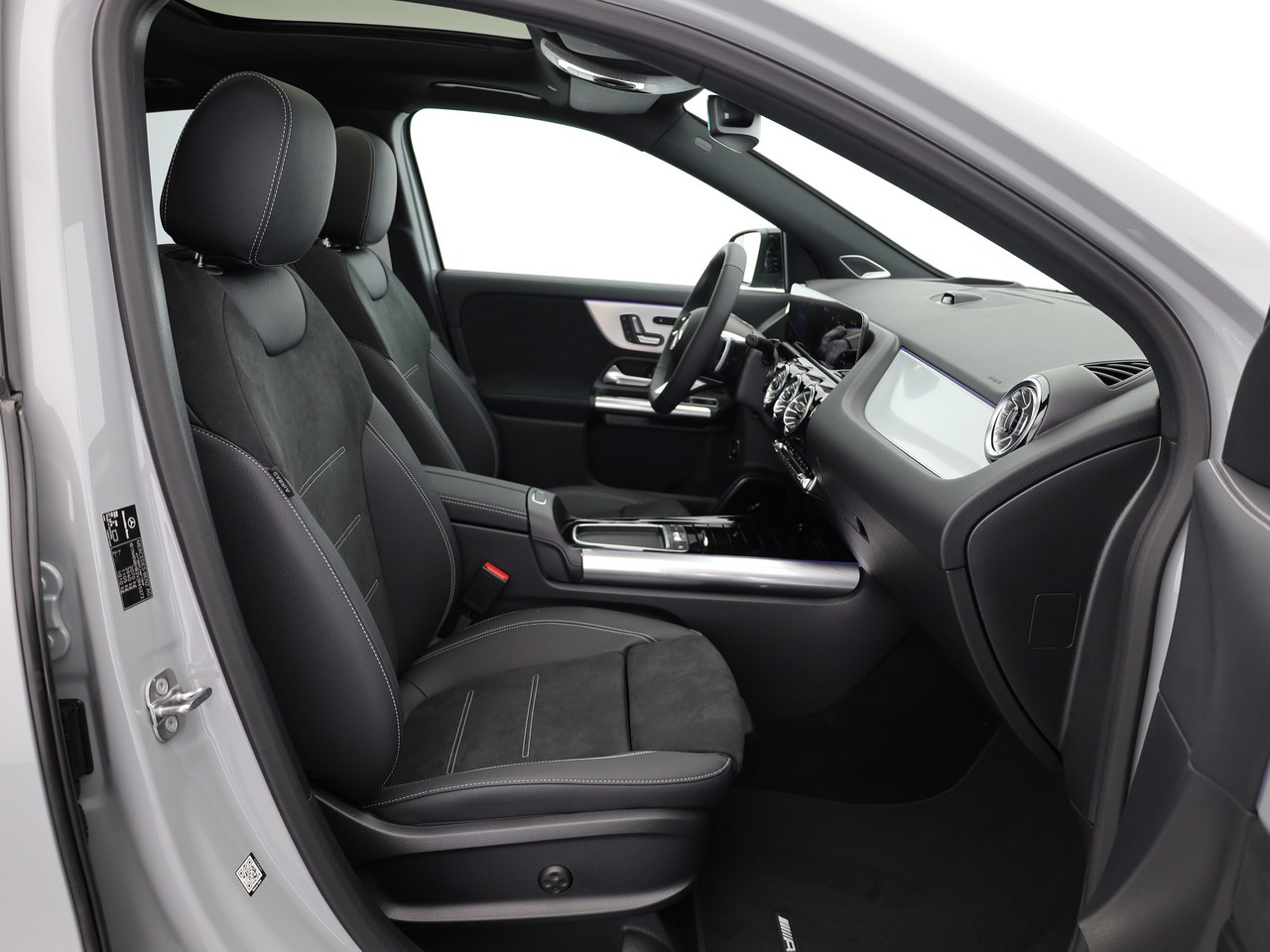 MERCEDES-BENZ GLA 200 7G-DCT-image-9