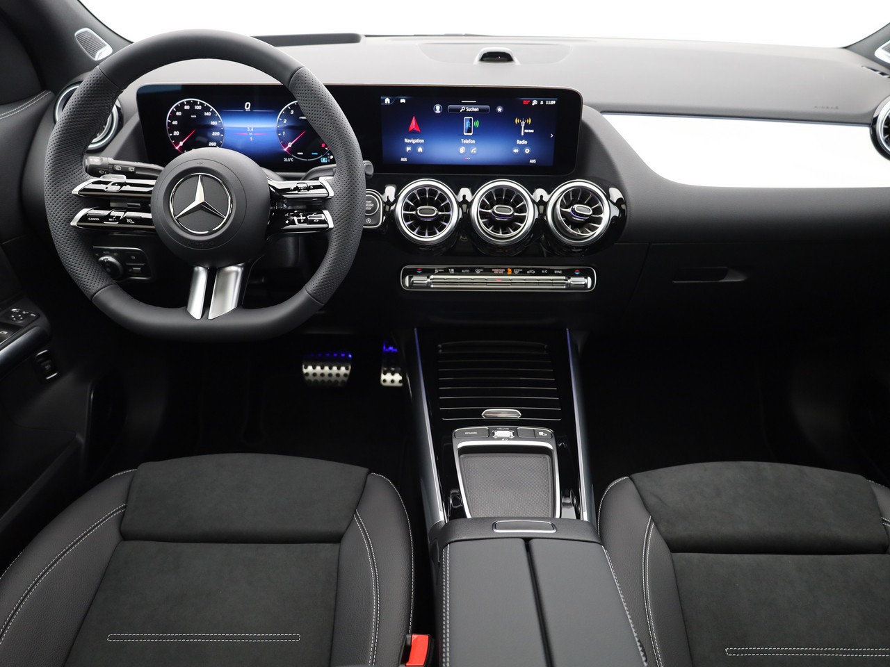 MERCEDES-BENZ GLA 200 7G-DCT-image-7