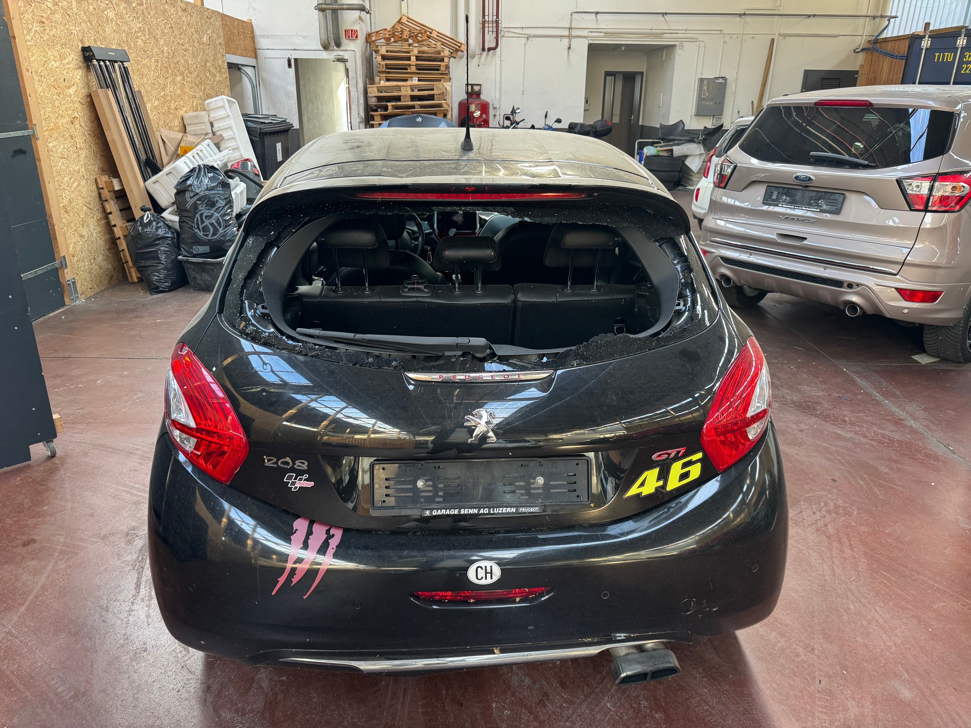 PEUGEOT 208 1.6 Turbo GTi-image-12