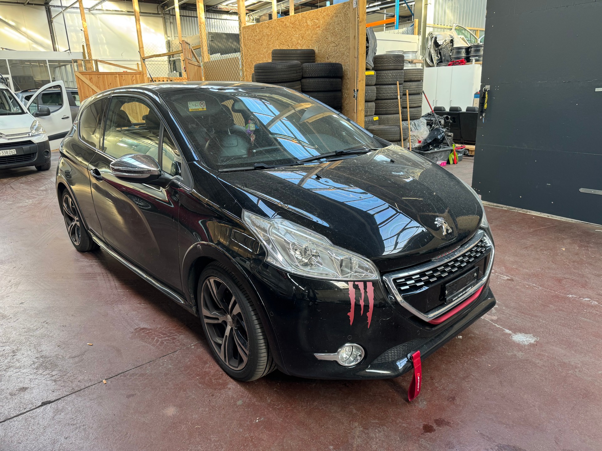 PEUGEOT 208 1.6 Turbo GTi-image-4
