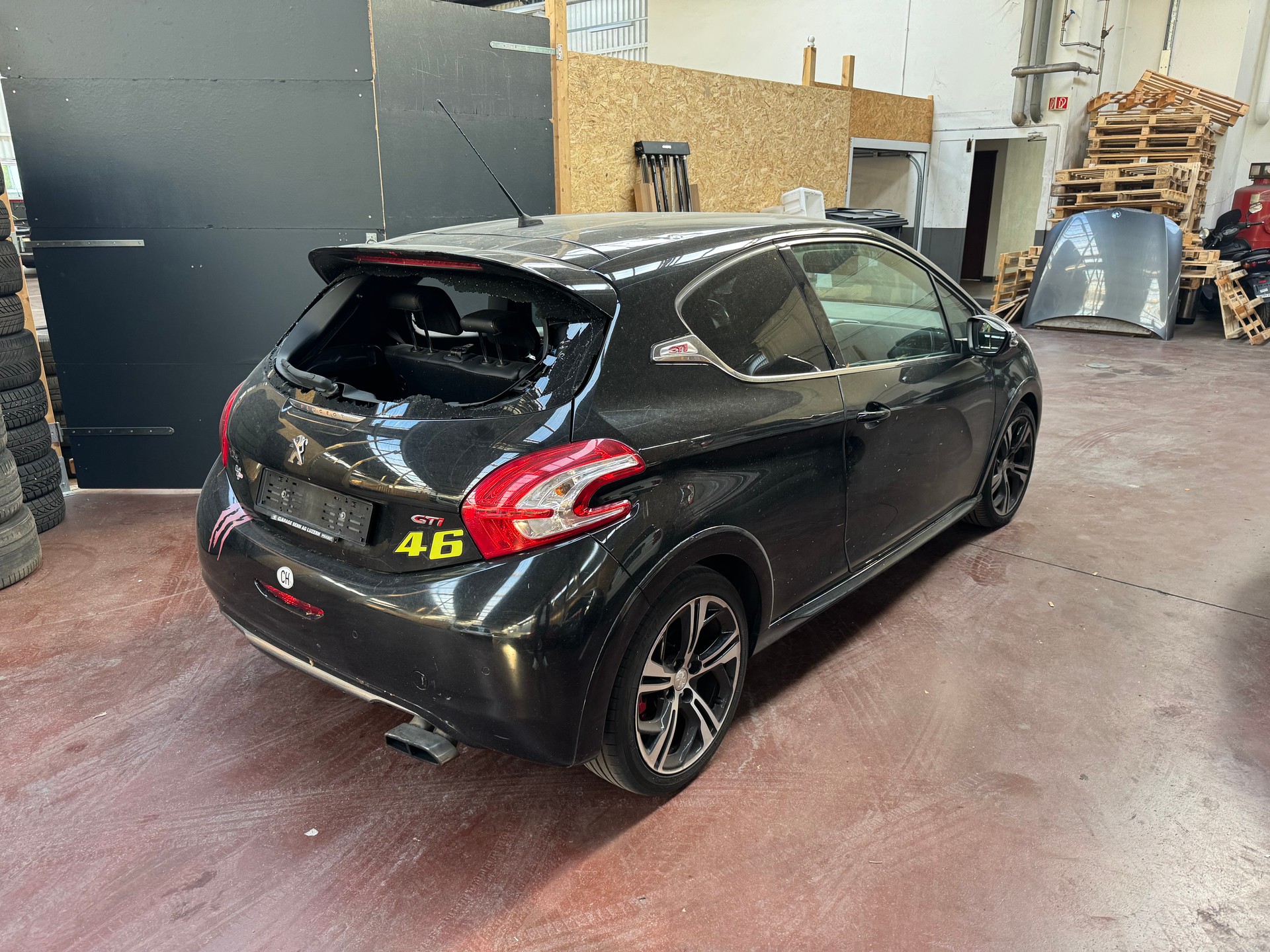 PEUGEOT 208 1.6 Turbo GTi-image-11