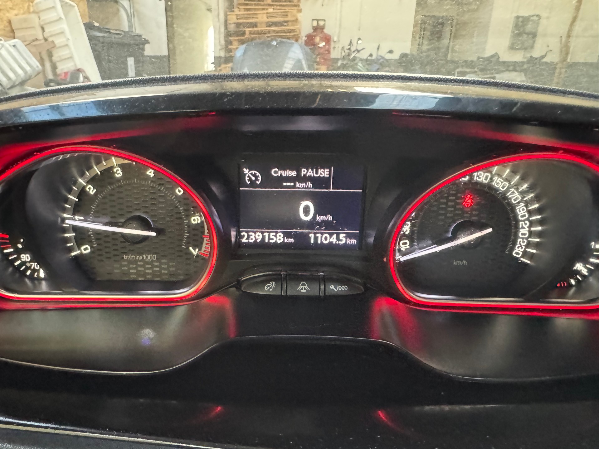 PEUGEOT 208 1.6 Turbo GTi-image-17